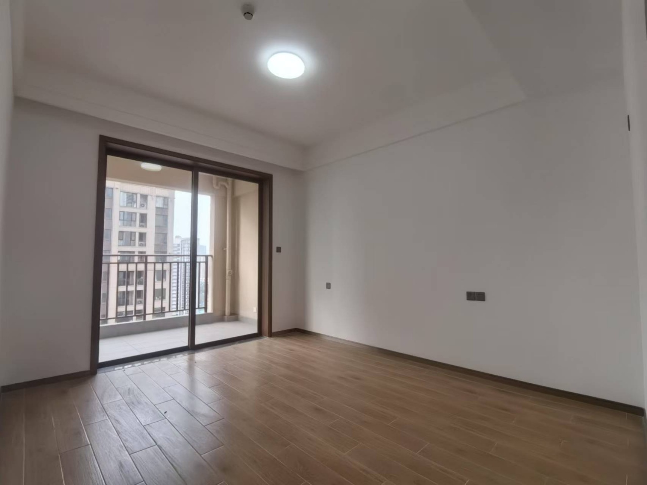 海航豪庭南苑 3室2厅2卫 5200.0元/月 海航豪庭南苑 3室2厅2卫 5200.0元/月室内图