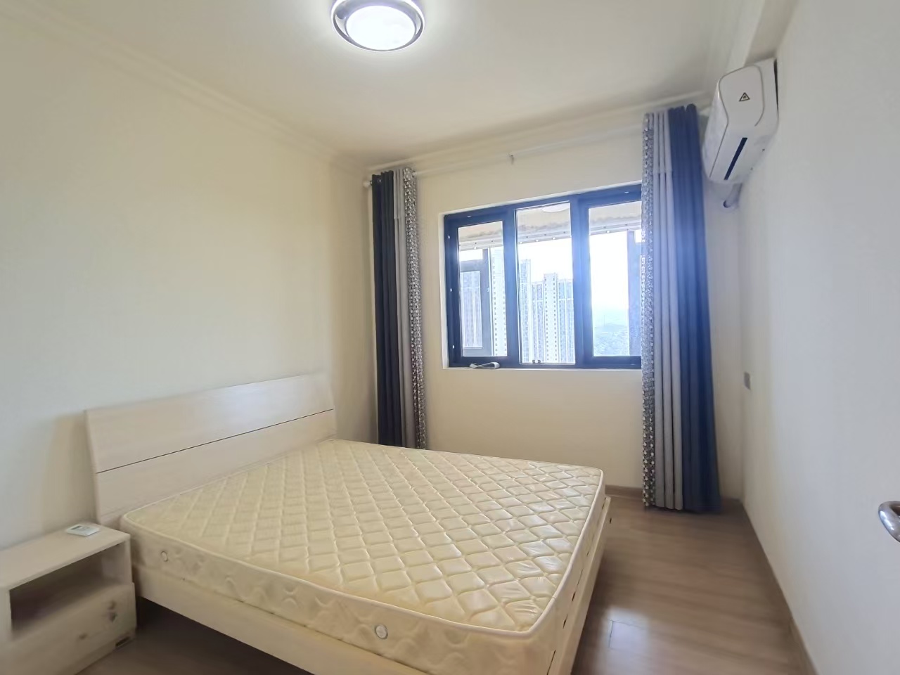 碧桂园梓山府 3室2厅2卫 2000.0元/月 碧桂园梓山府 3室2厅2卫 2000.0元/月室内图