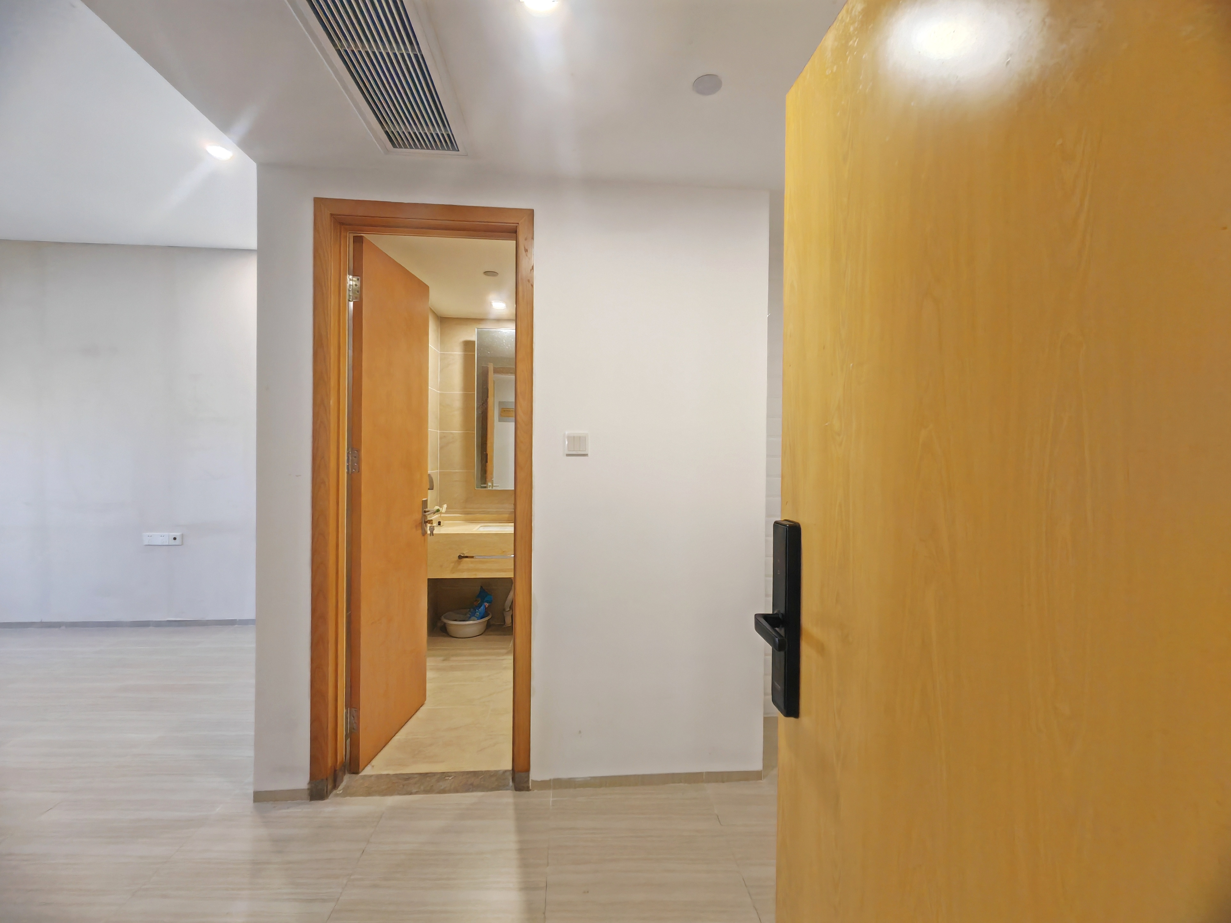 海航豪庭南苑  1室0厅1卫    2300.0元/月 海航豪庭南苑  1室0厅1卫    2300.0元/月室内图