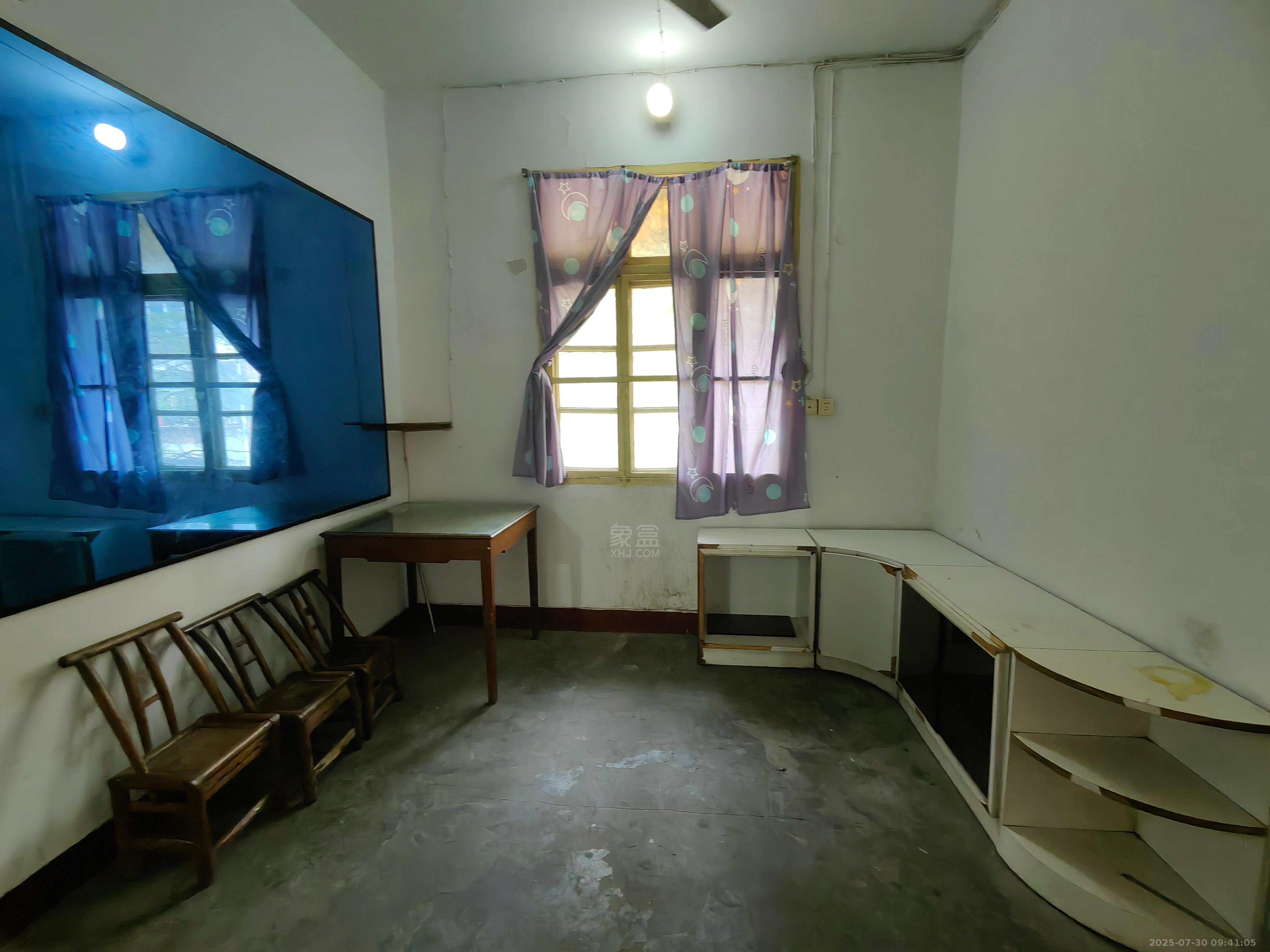 金桂小区曹一二三村 2室1厅1卫 900.0元/月 金桂小区曹一二三村 2室1厅1卫 900.0元/月室内图