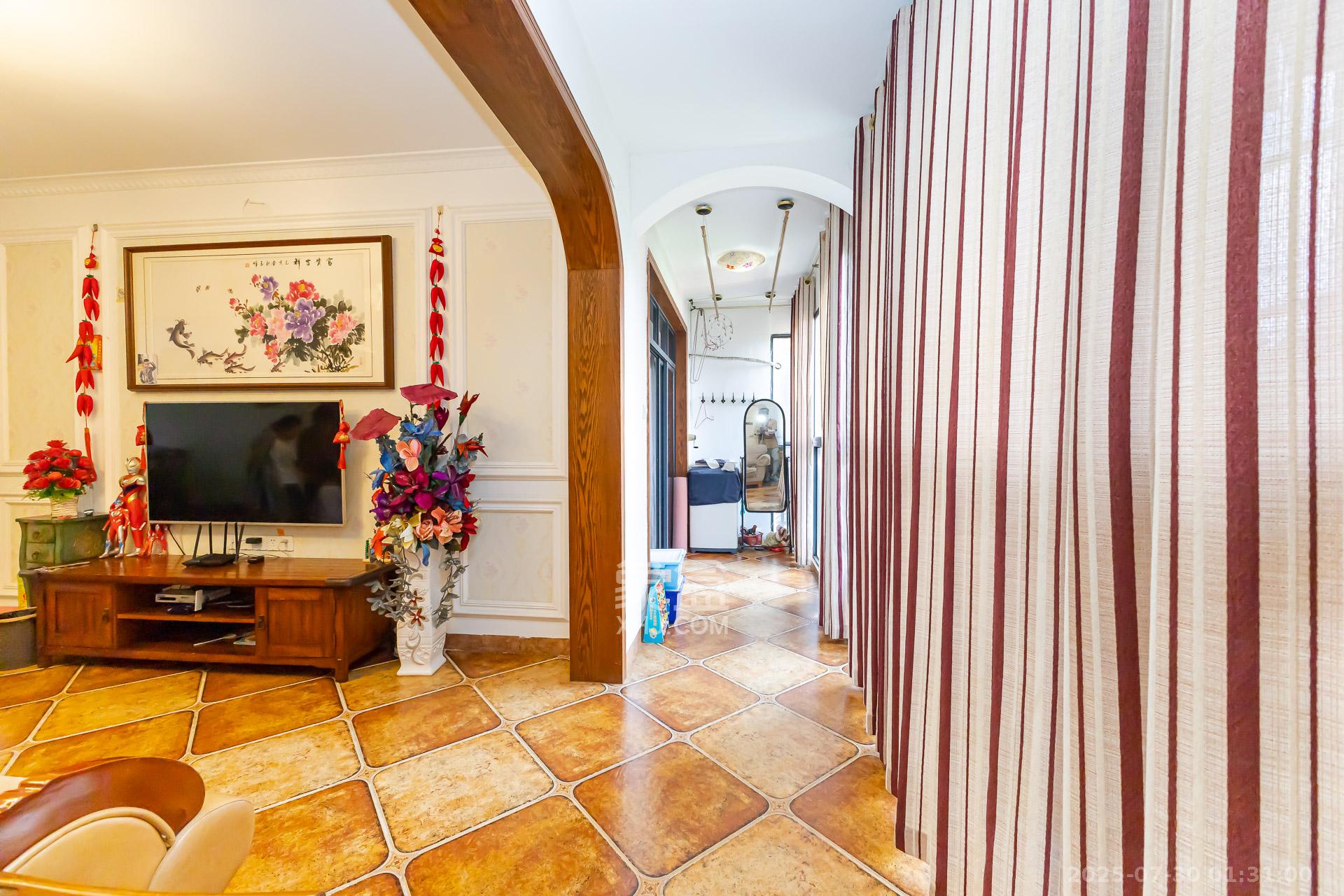 珠江东方明珠(新地东方明珠)三期 4室2厅2卫 132.0万 珠江东方明珠(新地东方明珠)三期 4室2厅2卫 132.0万阳台