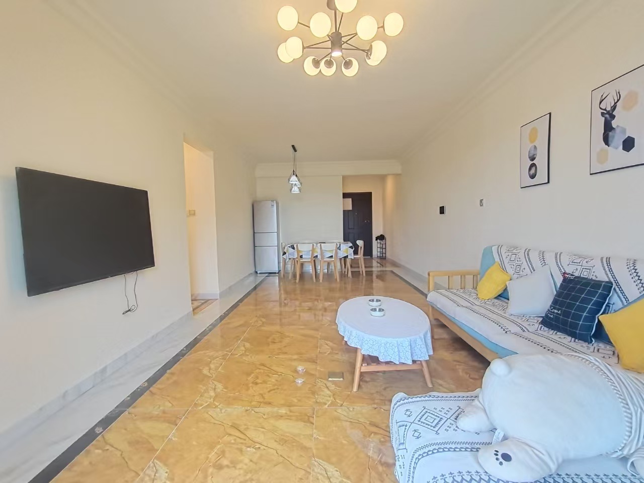 碧桂园梓山府 3室2厅2卫 2000.0元/月 碧桂园梓山府 3室2厅2卫 2000.0元/月室内图