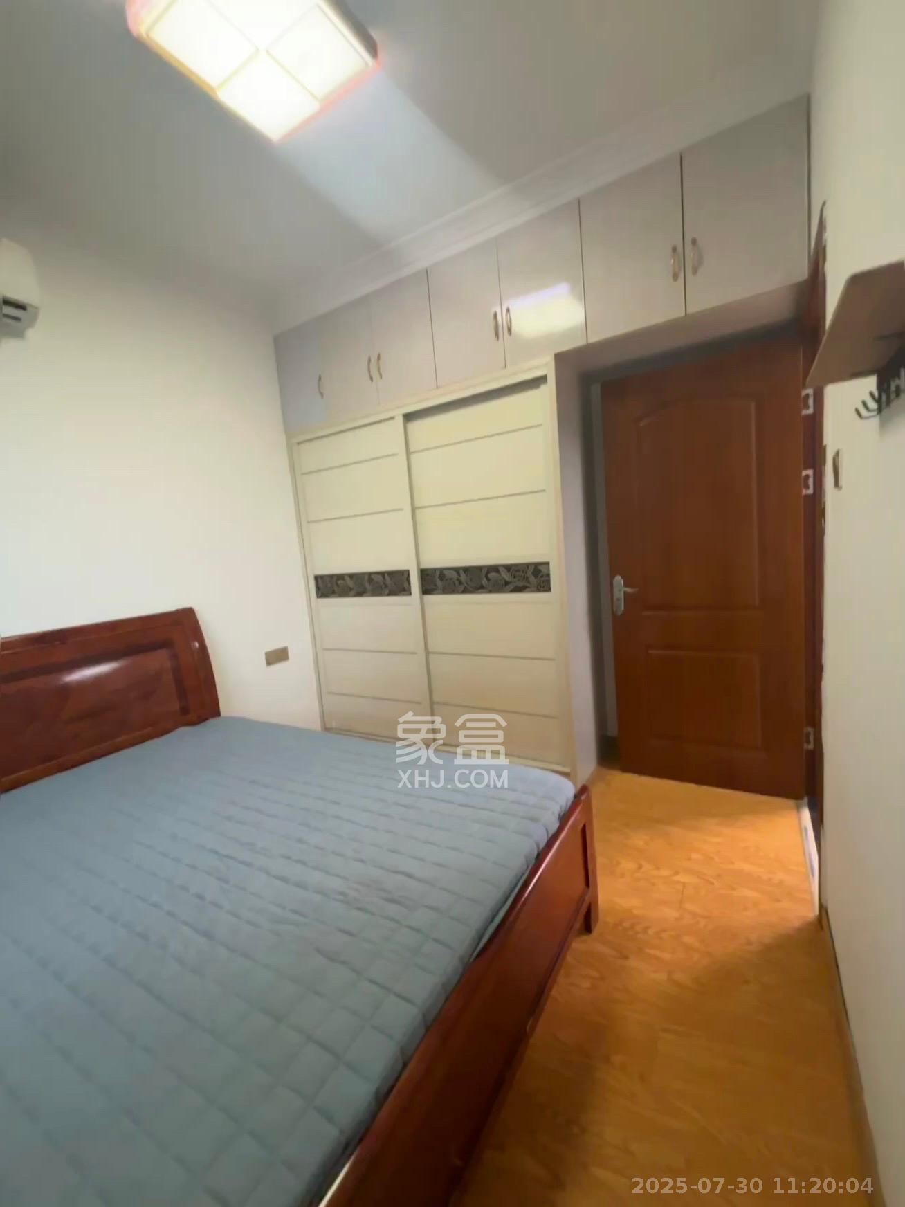 嘉顺苑  1室2厅1卫    2200.0元/月室内图