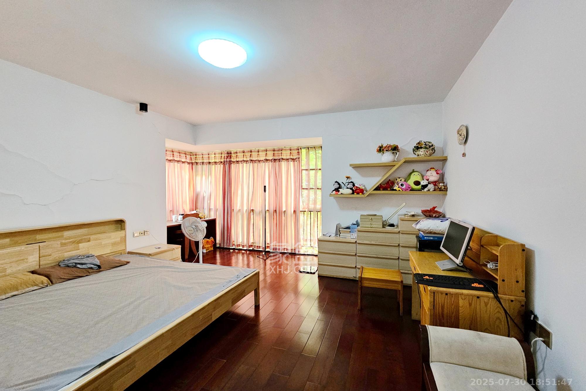 融科檀香山(融科紫檀、香山国际) 5室2厅3卫 280.0万 融科檀香山(融科紫檀、香山国际) 5室2厅3卫 280.0万卧室