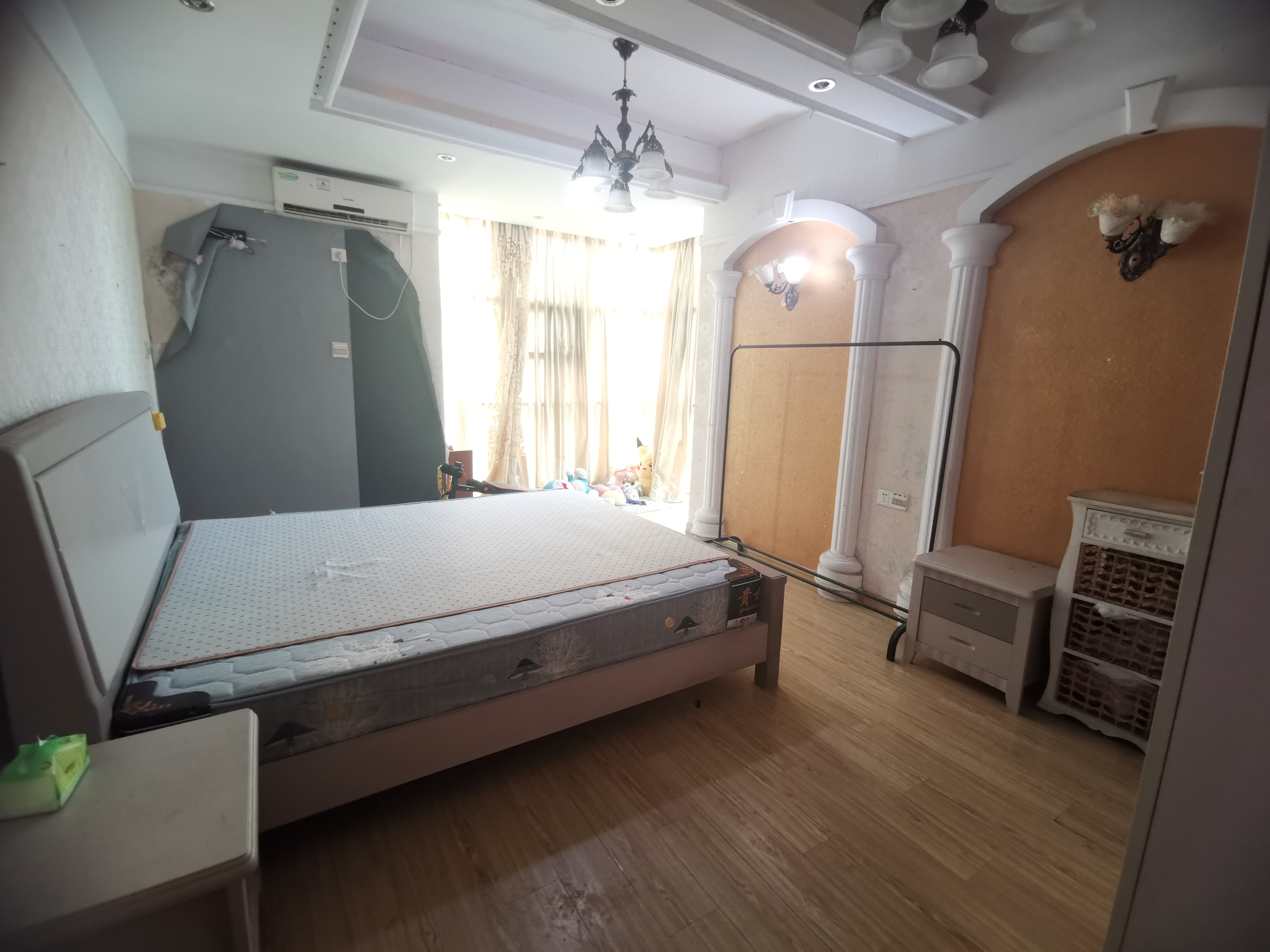 龙泉国际  4室2厅2卫    2480.0元/月室内图