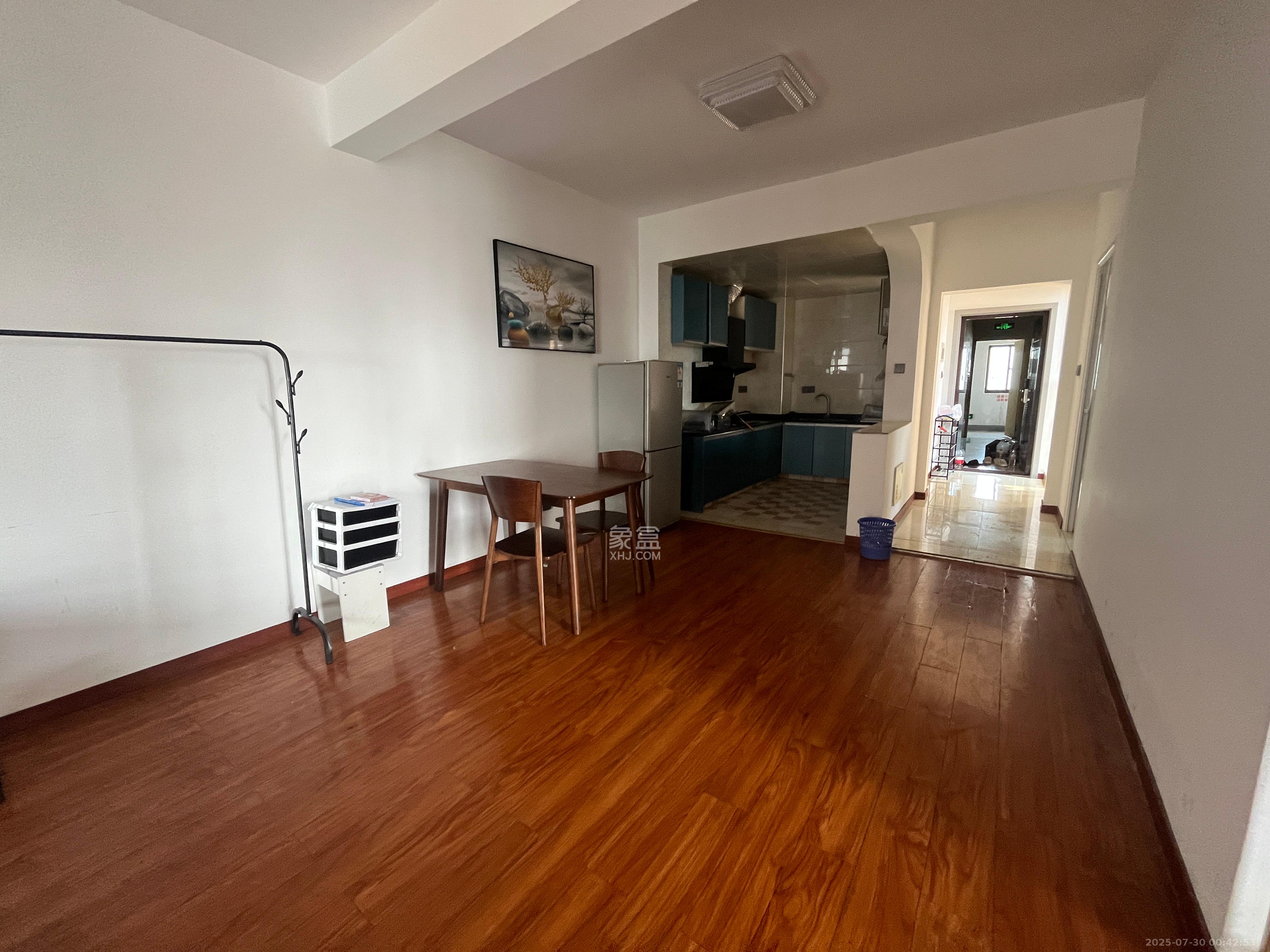 三景华御  3室2厅1卫    1900.0元/月室内图