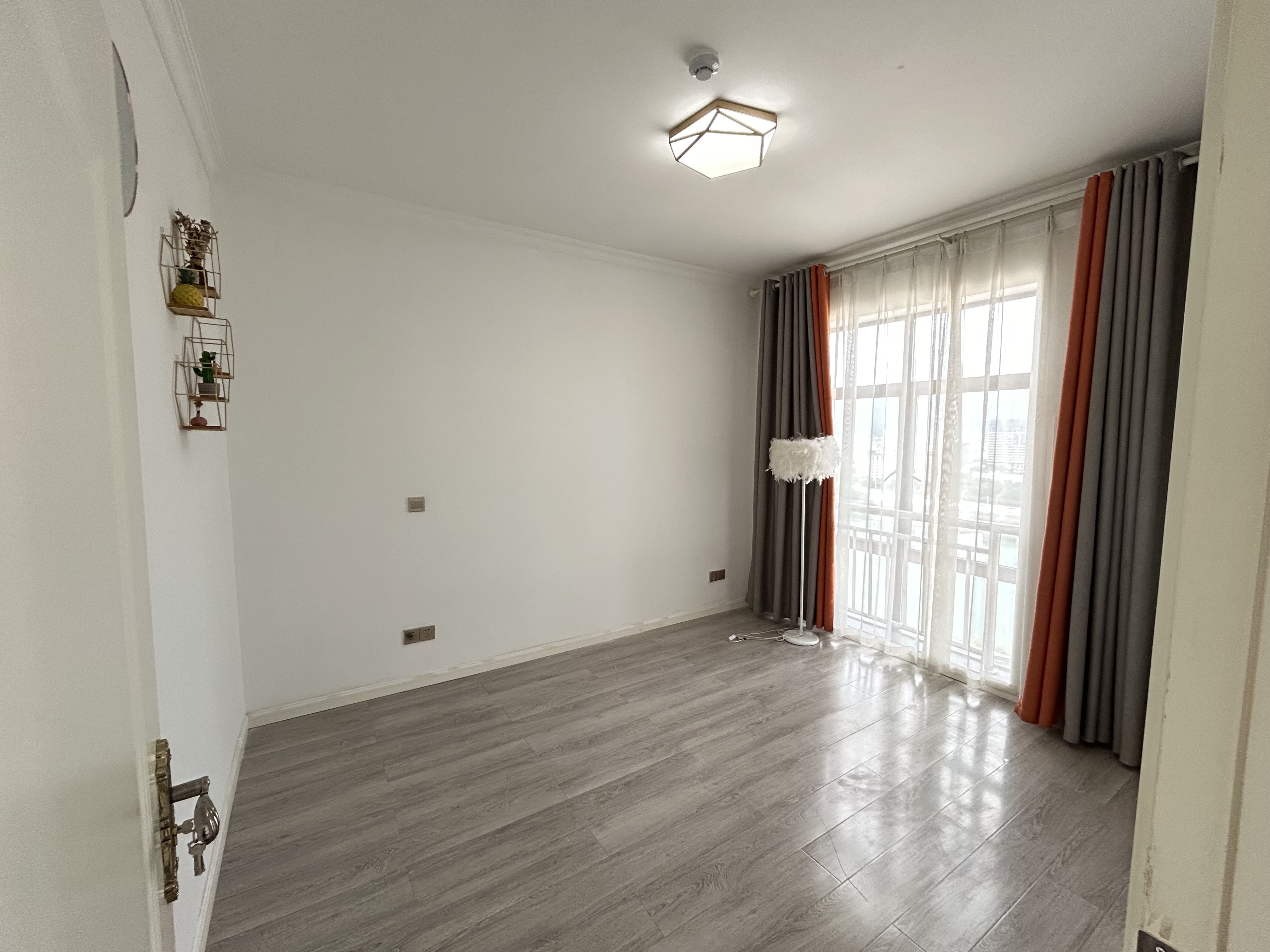 南门口安置小区一期 3室2厅2卫 2500.0元/月 南门口安置小区一期 3室2厅2卫 2500.0元/月室内图