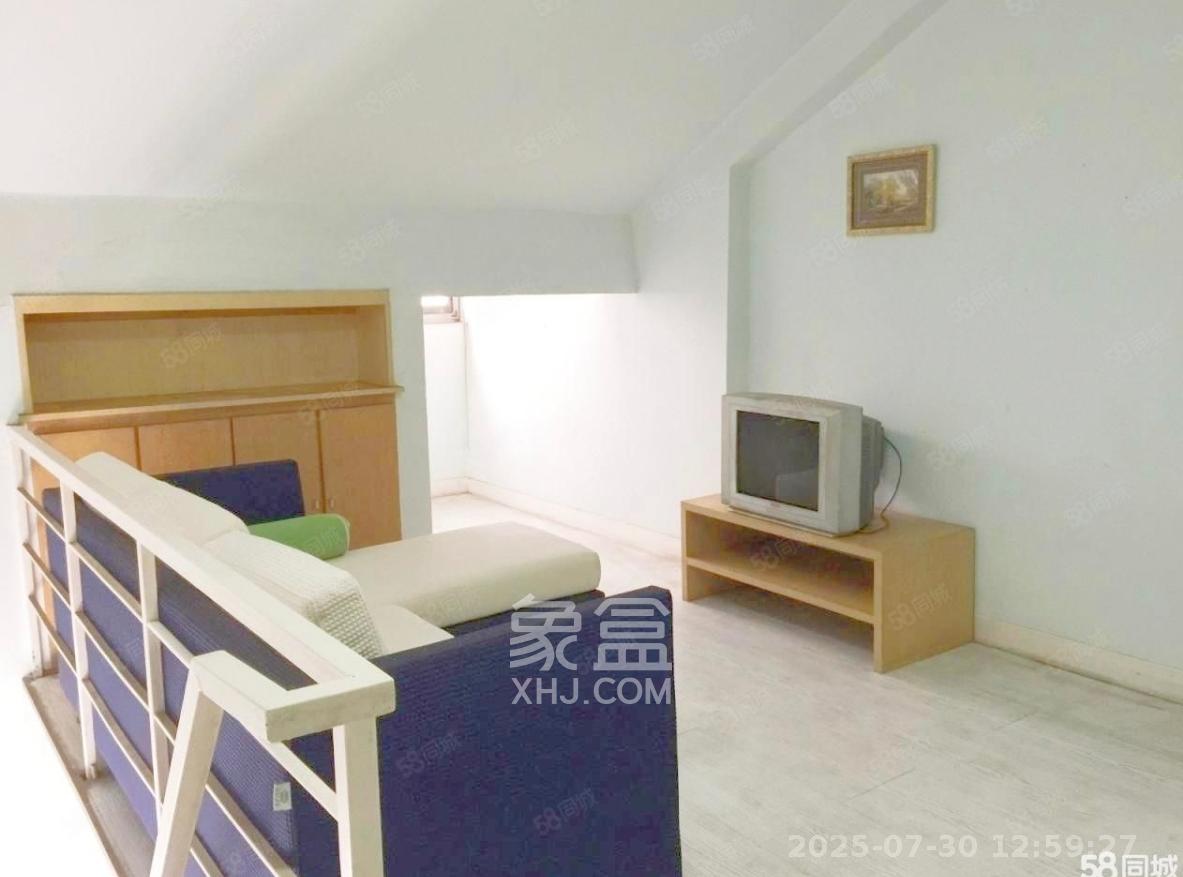 三和家园 4室2厅2卫 2400.0元/月 三和家园 4室2厅2卫 2400.0元/月室内图