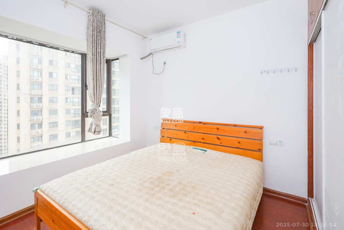 钰龙天下二期(钰龙佳园) 3室2厅2卫 248.0万 钰龙天下二期(钰龙佳园) 3室2厅2卫 248.0万卧室