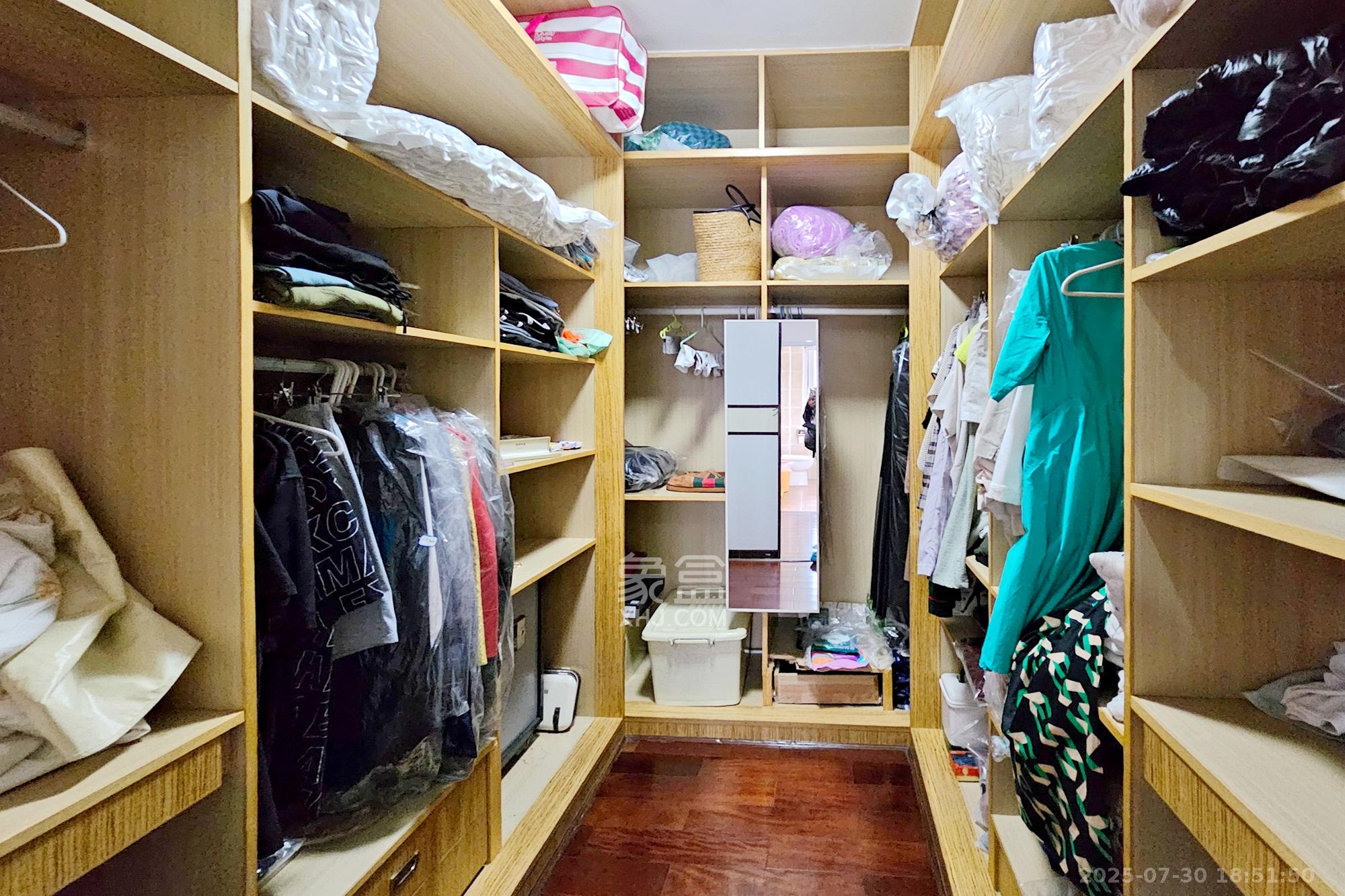 融科檀香山(融科紫檀、香山国际) 5室2厅3卫 280.0万 融科檀香山(融科紫檀、香山国际) 5室2厅3卫 280.0万其他