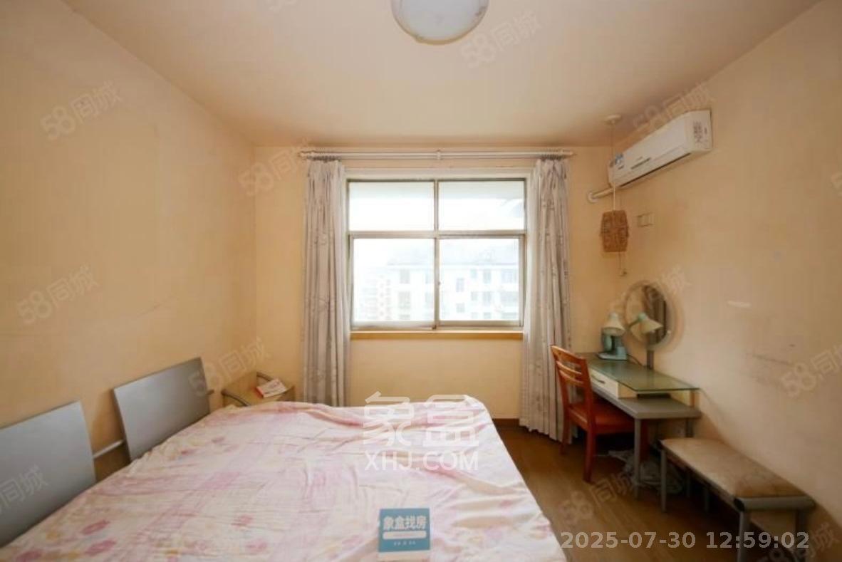 三和家园 4室2厅2卫 2400.0元/月 三和家园 4室2厅2卫 2400.0元/月室内图