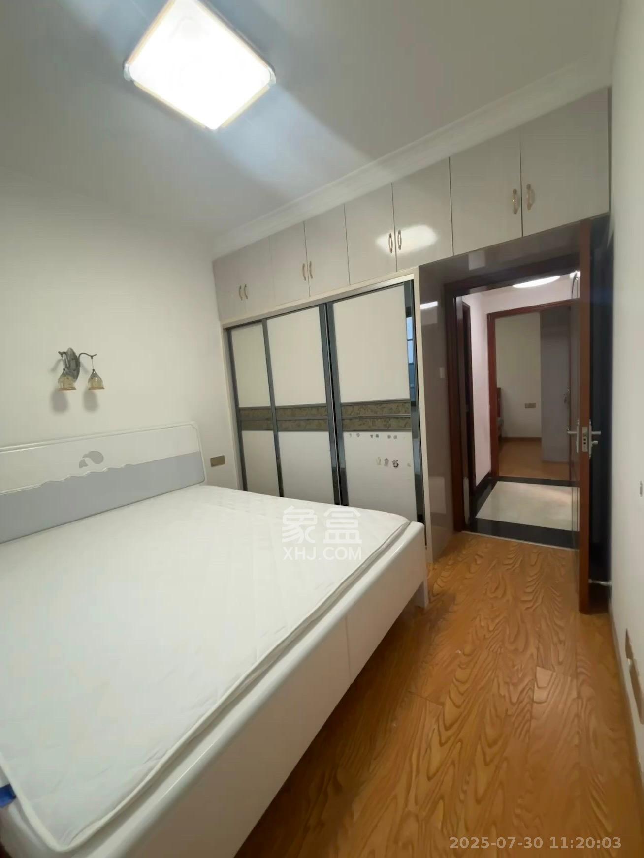 嘉顺苑  1室2厅1卫    2200.0元/月室内图