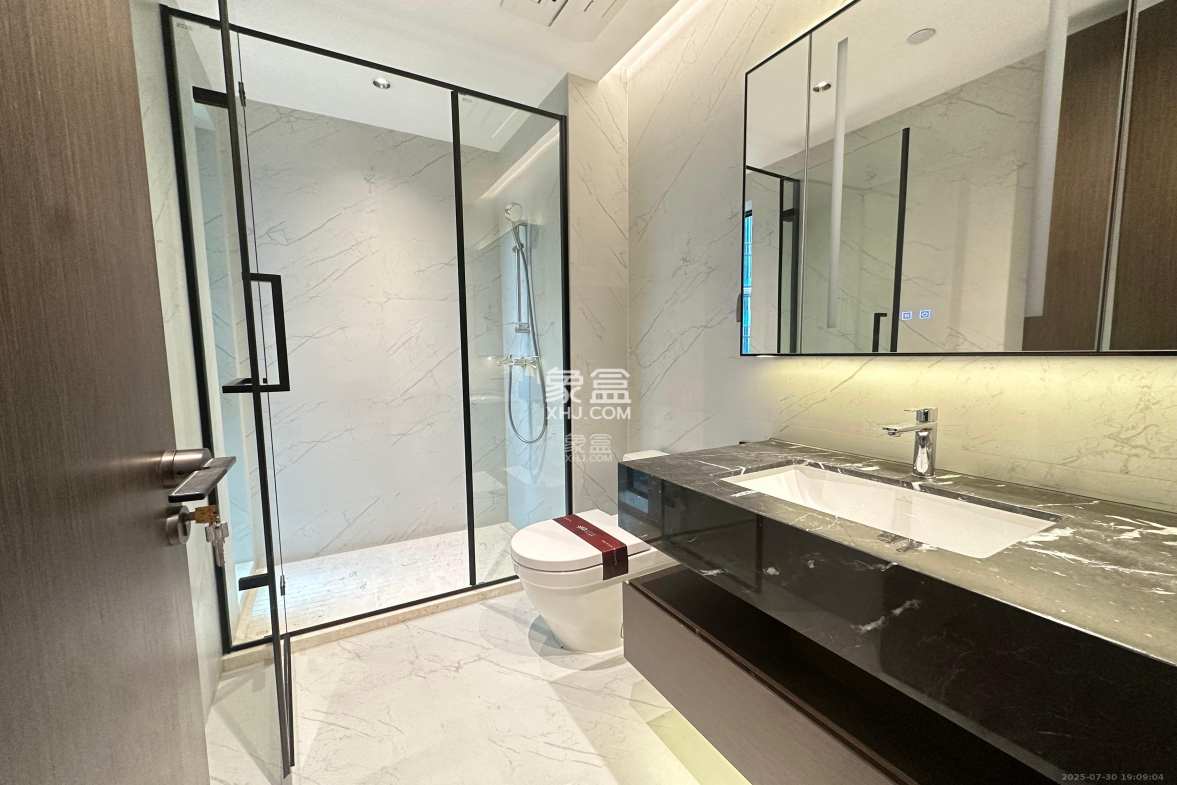 绿城凤起麓鸣  4室2厅3卫    20000.0元/月 绿城凤起麓鸣  4室2厅3卫    20000.0元/月室内图