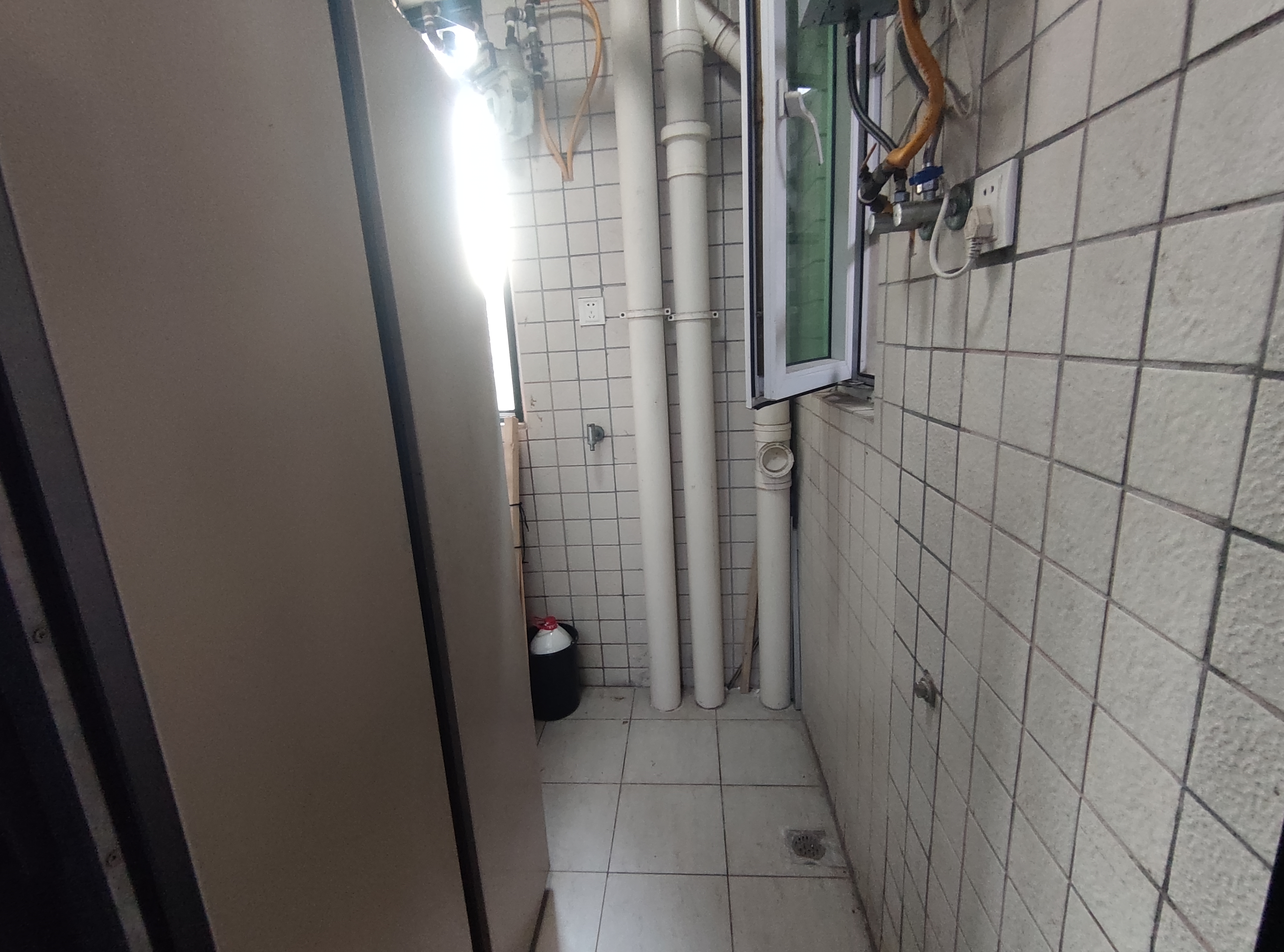 美丽沙花园  3室2厅2卫   2900.00元/月室内图