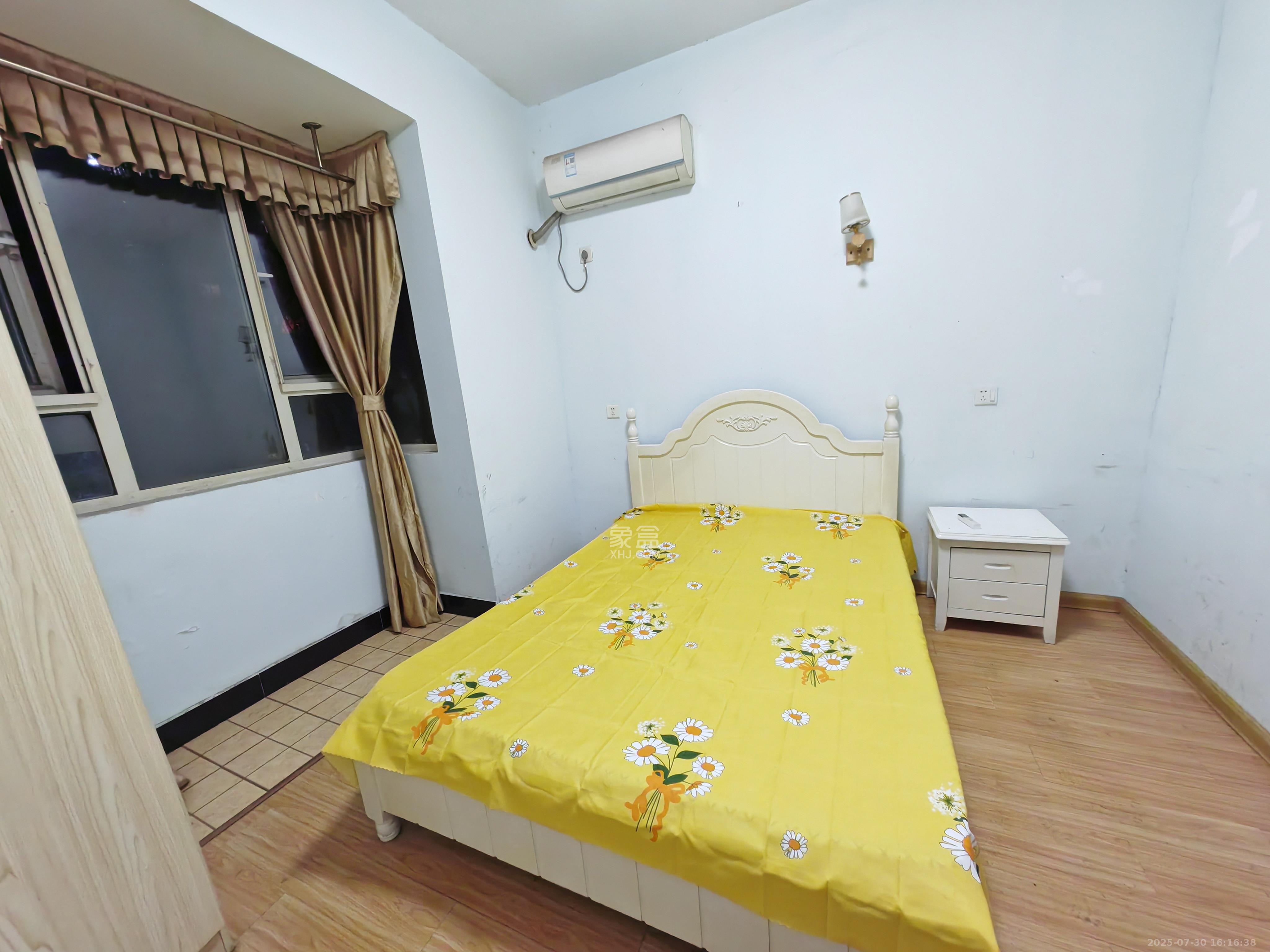 翡翠林居 3室2厅1卫 1200.0元/月 翡翠林居 3室2厅1卫 1200.0元/月室内图