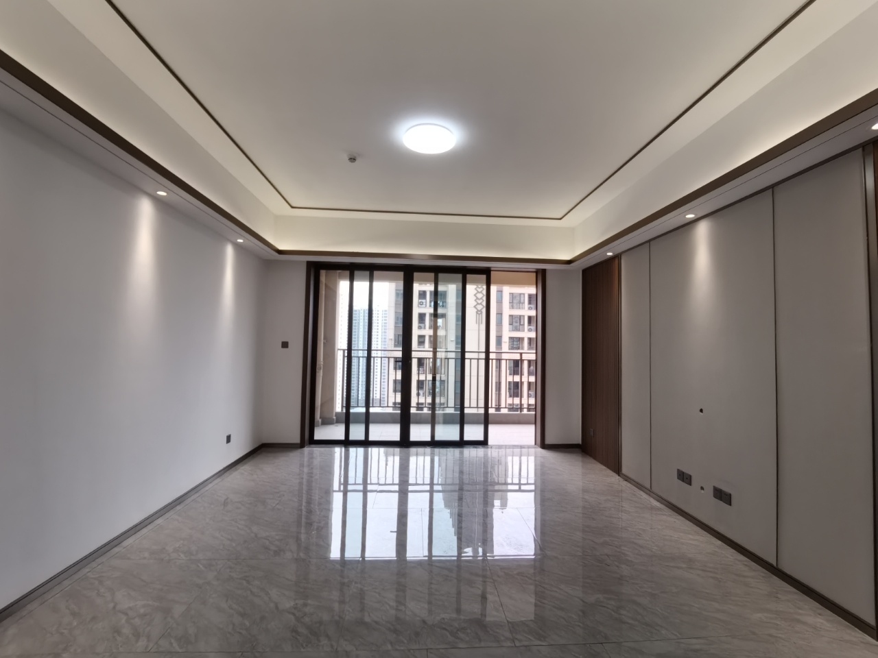 海航豪庭南苑 3室2厅2卫 5200.0元/月 海航豪庭南苑 3室2厅2卫 5200.0元/月室内图