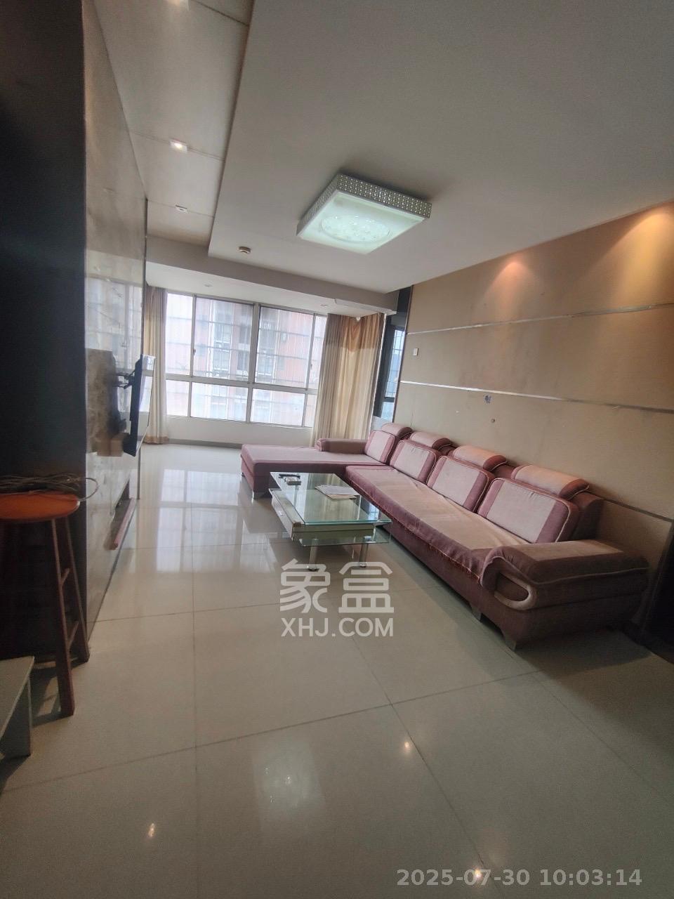 山水华景  3室2厅1卫   2500.00元/月室内图