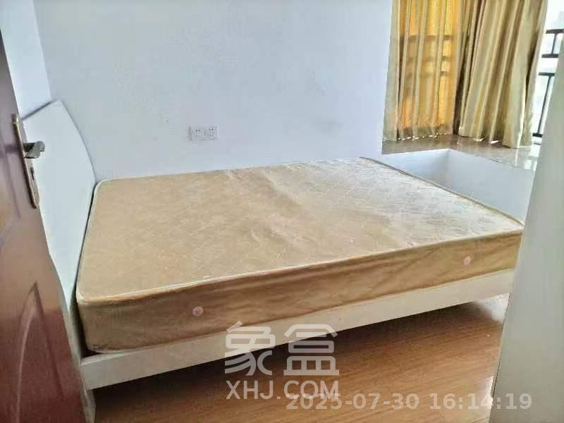 卓越蔚蓝海岸三期  3室2厅1卫   2300.00元/月室内图