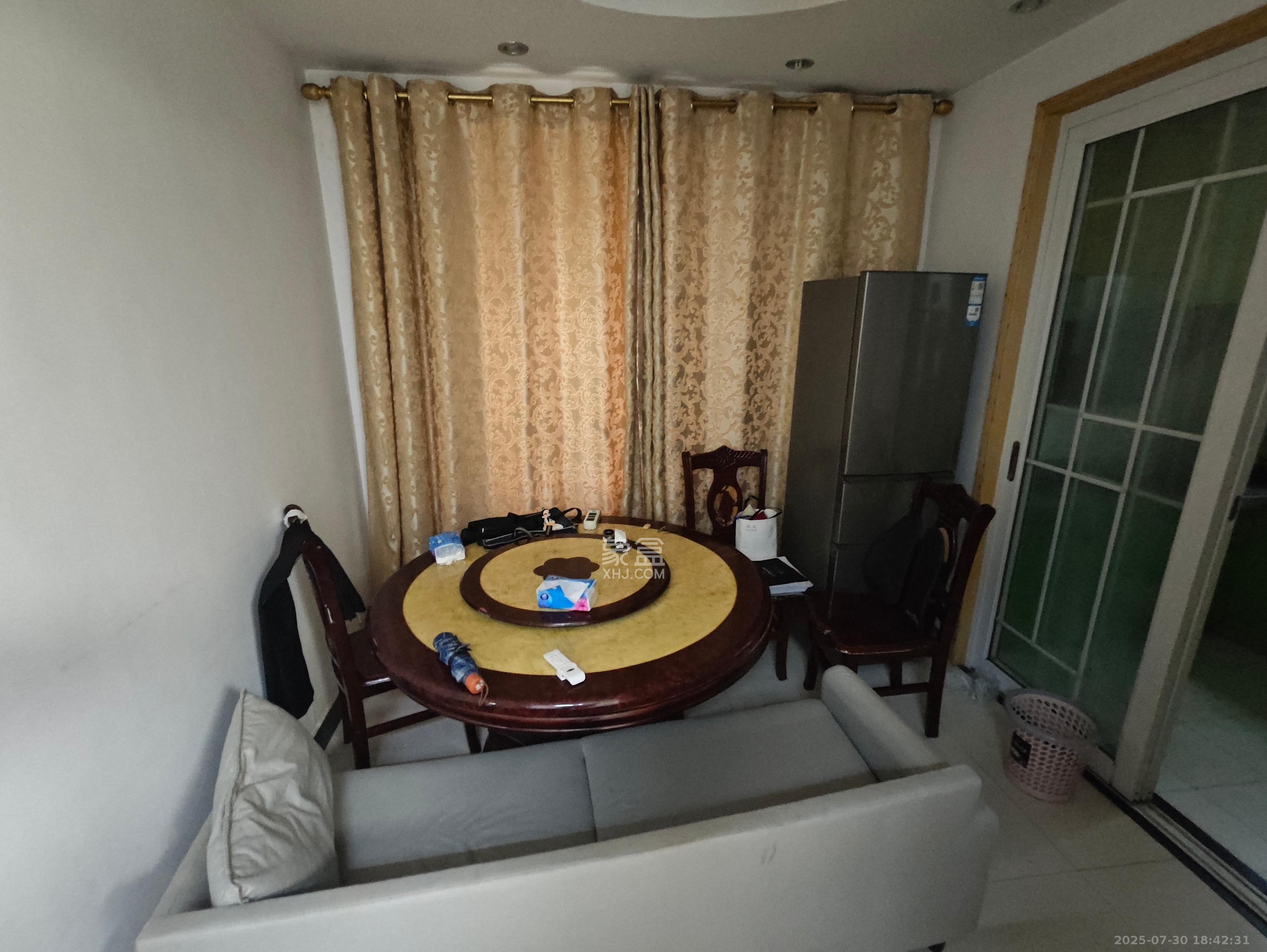 枫华府第 2室2厅1卫 1700.0元/月 枫华府第 2室2厅1卫 1700.0元/月室内图