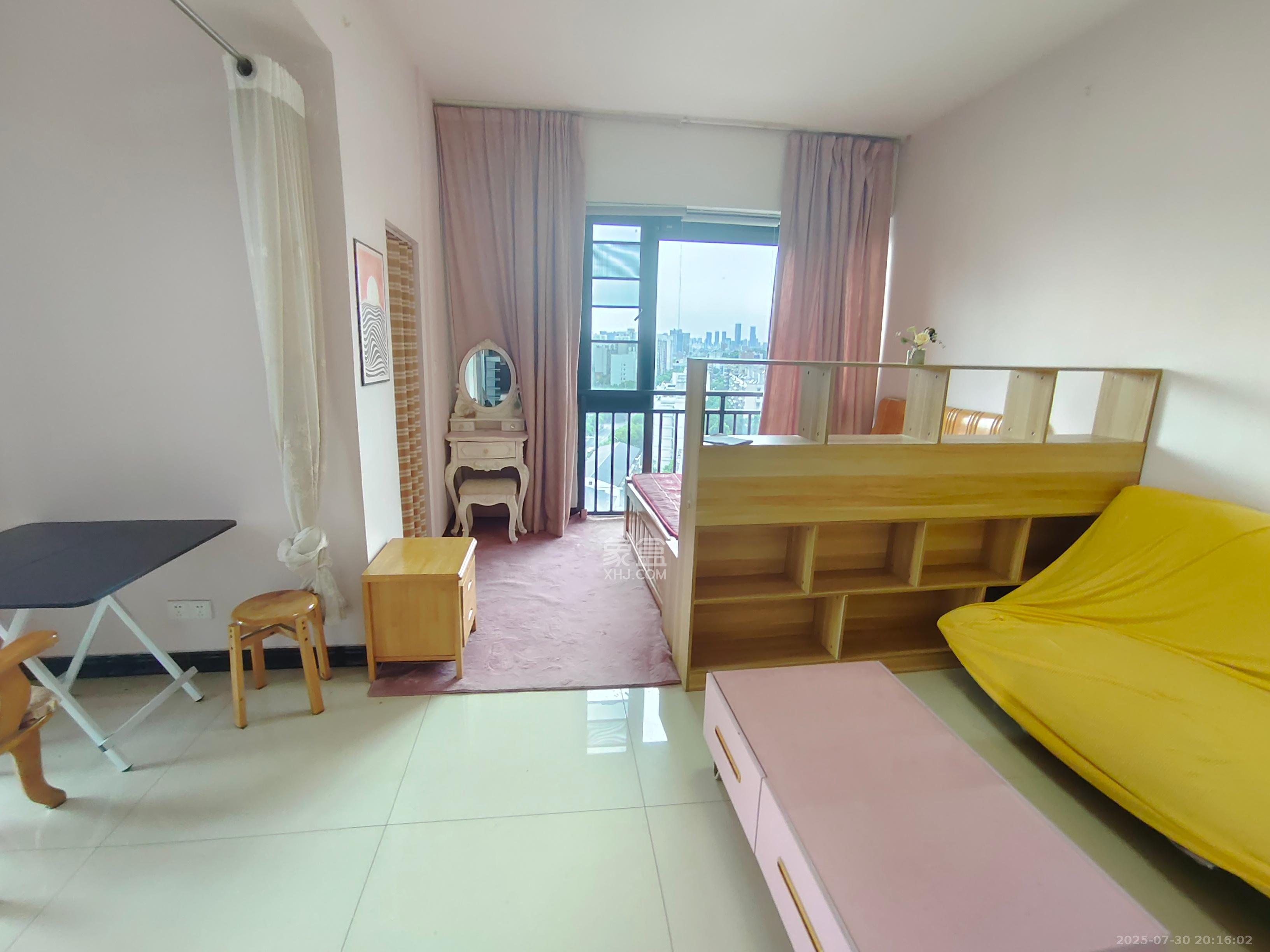 红橡华园(菲莎公馆)  1室1厅1卫    1800.0元/月 红橡华园(菲莎公馆)  1室1厅1卫    1800.0元/月室内图