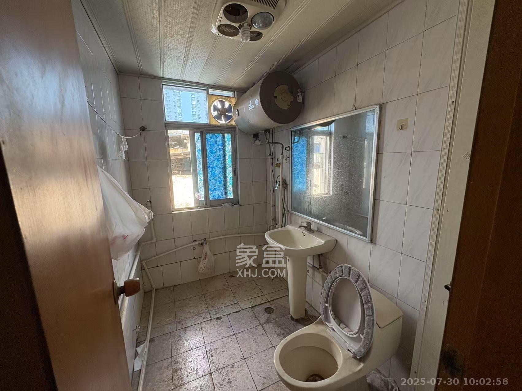 高升楼 4室2厅2卫 2200.0元/月 高升楼 4室2厅2卫 2200.0元/月室内图