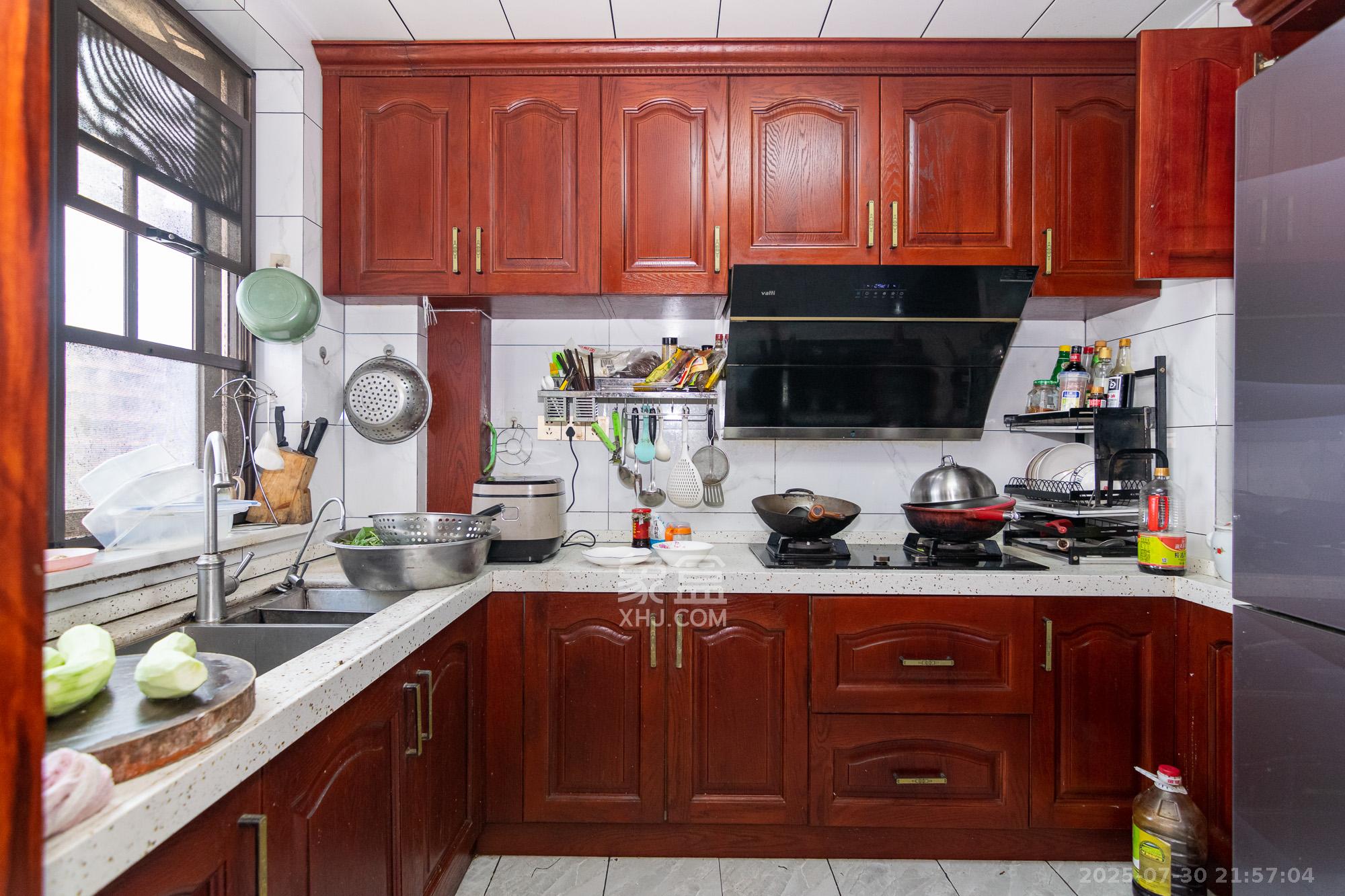 润和山水郡 4室2厅2卫 138.0万 润和山水郡 4室2厅2卫 138.0万厨房