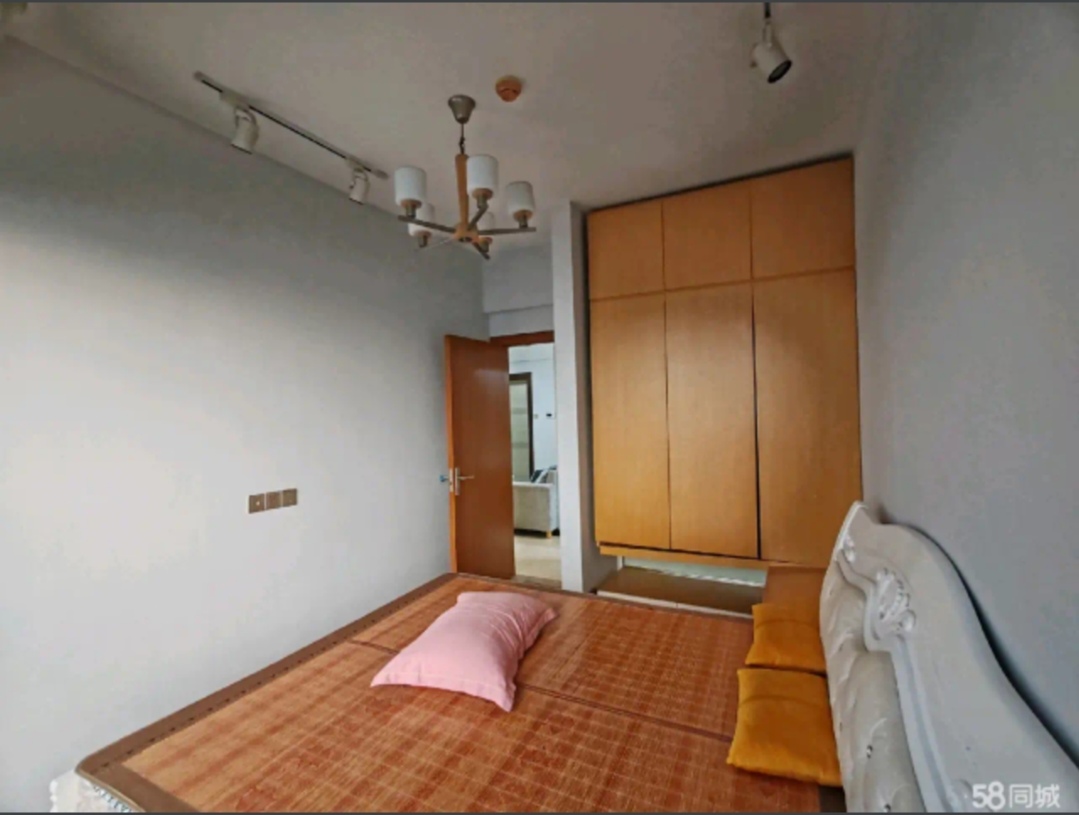 珠江愉景新城  2室2厅1卫   1350.00元/月室内图
