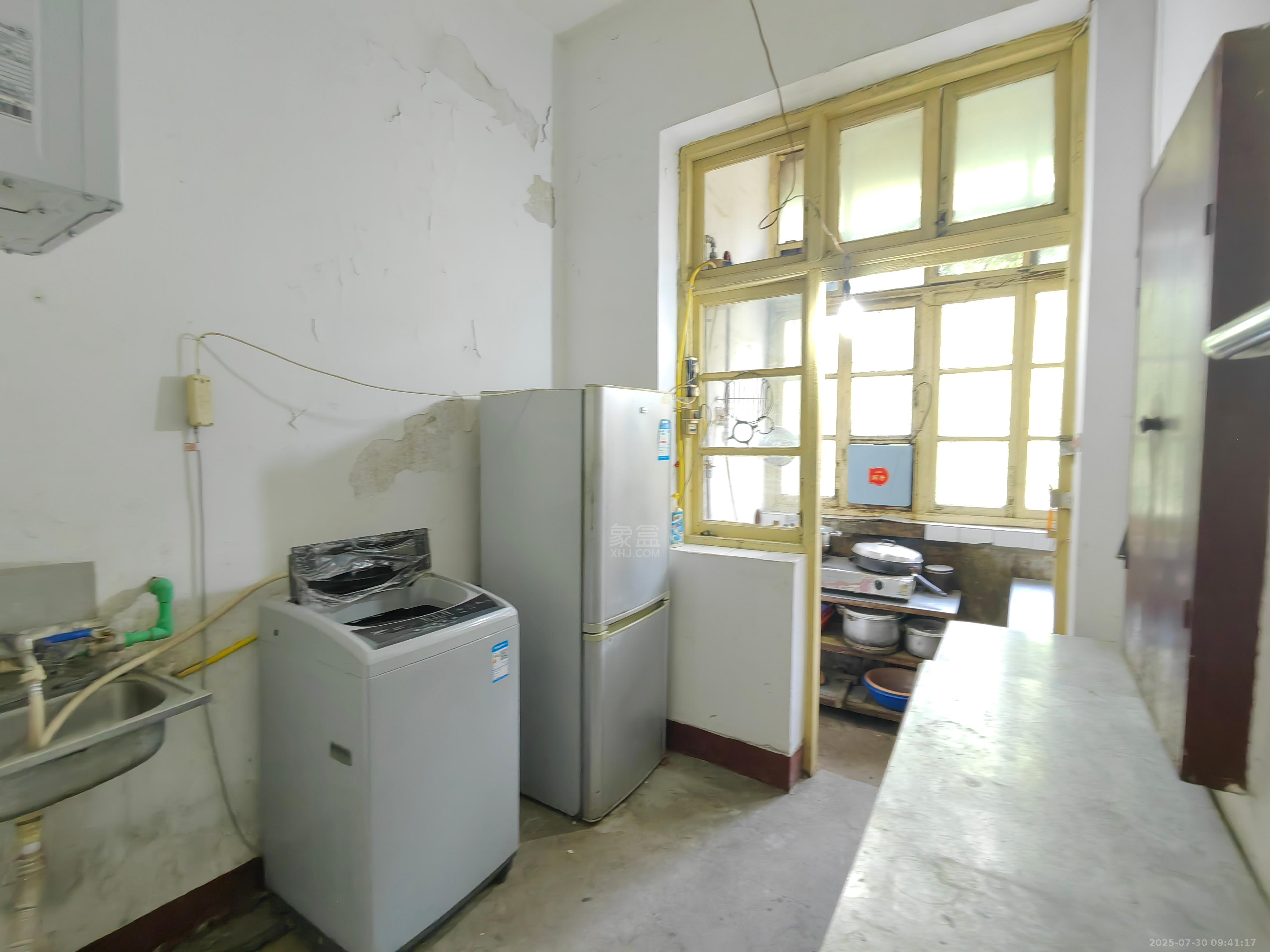 金桂小区曹一二三村 2室1厅1卫 900.0元/月 金桂小区曹一二三村 2室1厅1卫 900.0元/月室内图