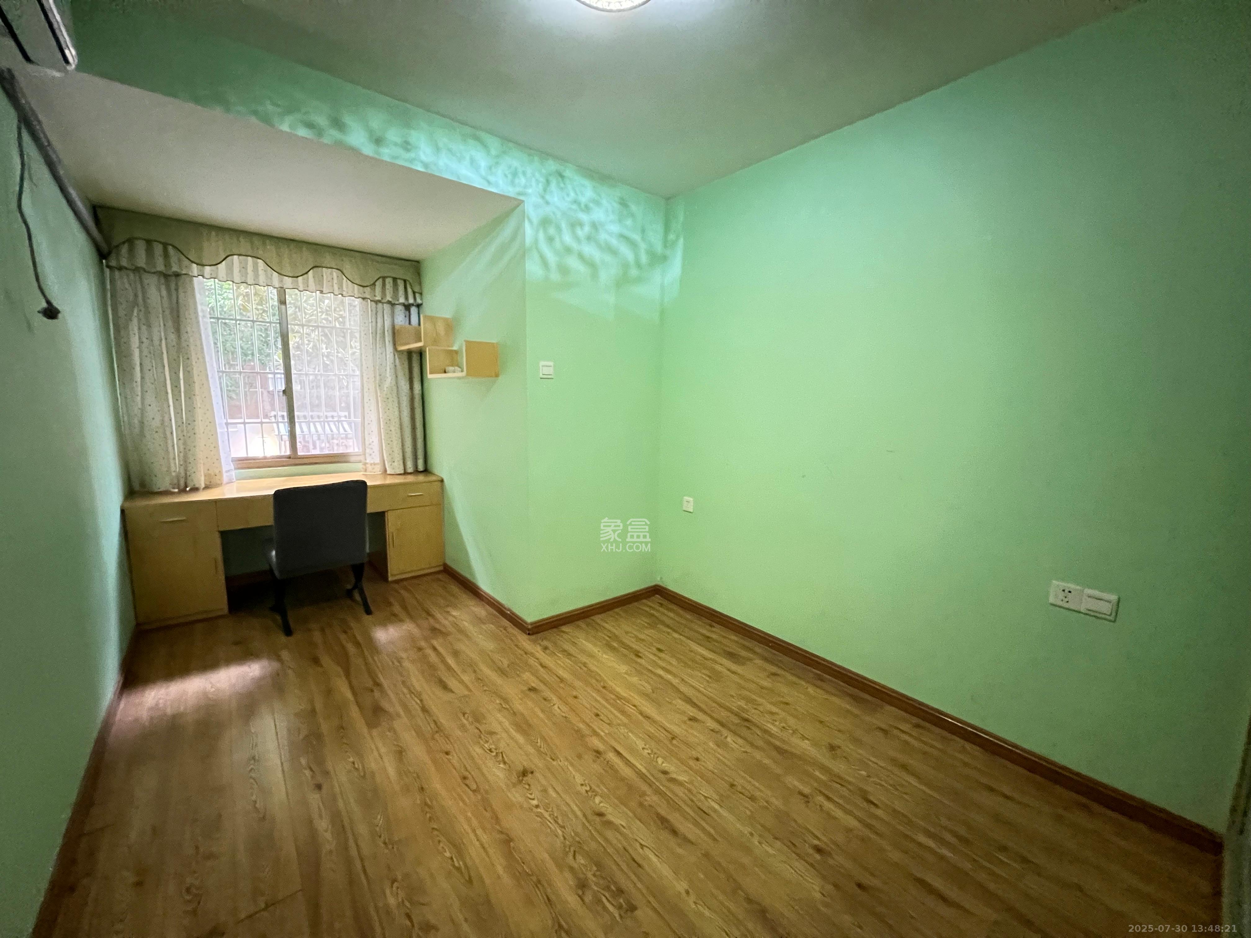 南园小区 3室2厅1卫 2400.0元/月 南园小区 3室2厅1卫 2400.0元/月室内图