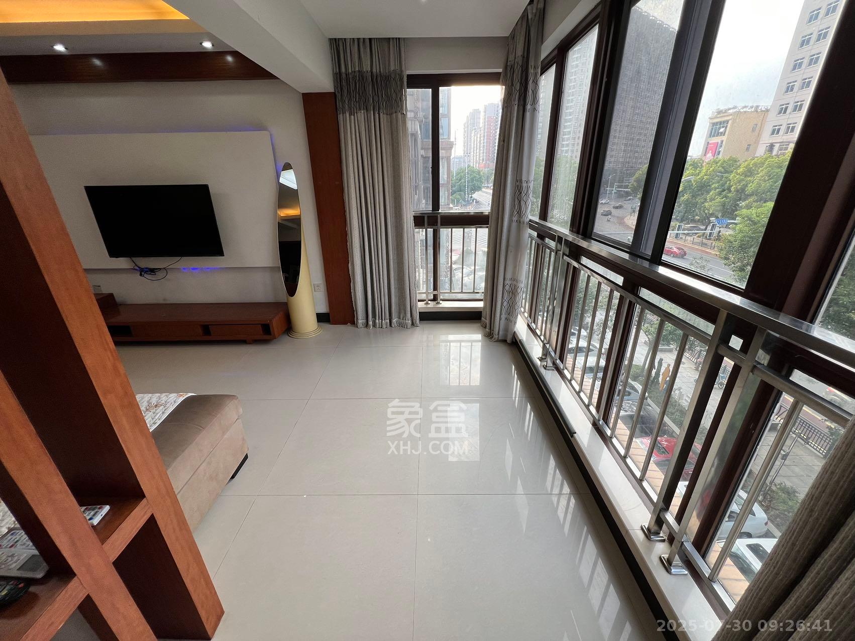 鑫天山水洲城 3室2厅2卫 2500.0元/月 鑫天山水洲城 3室2厅2卫 2500.0元/月室内图