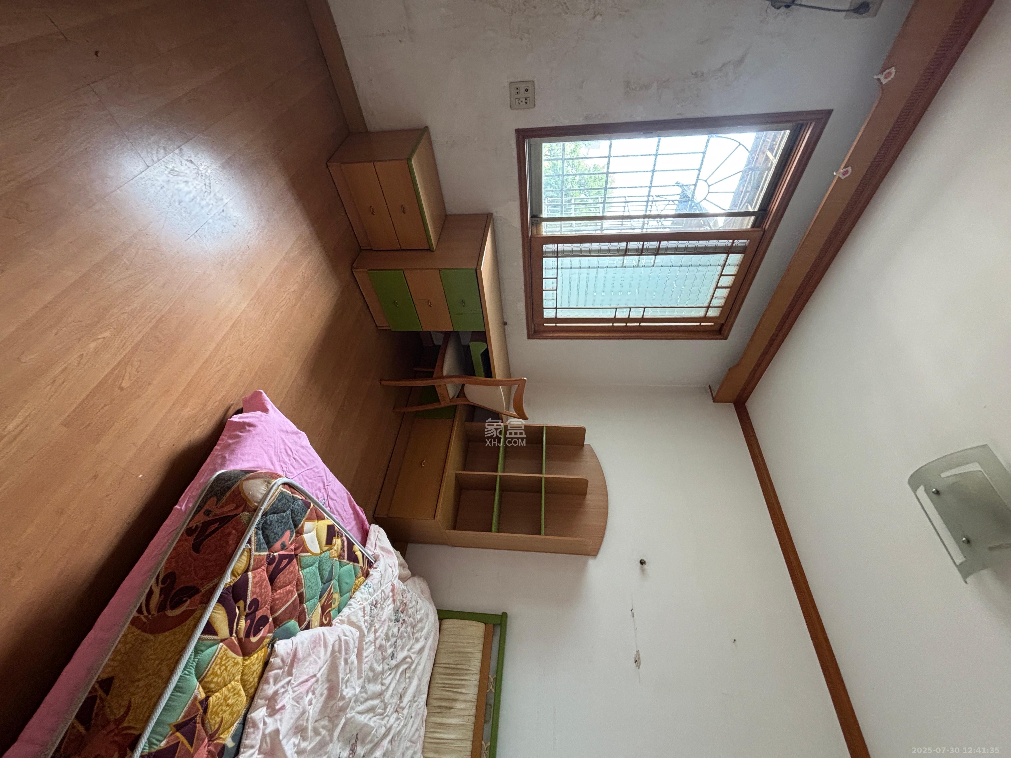 向韶村  3室1厅1卫    2000.0元/月室内图