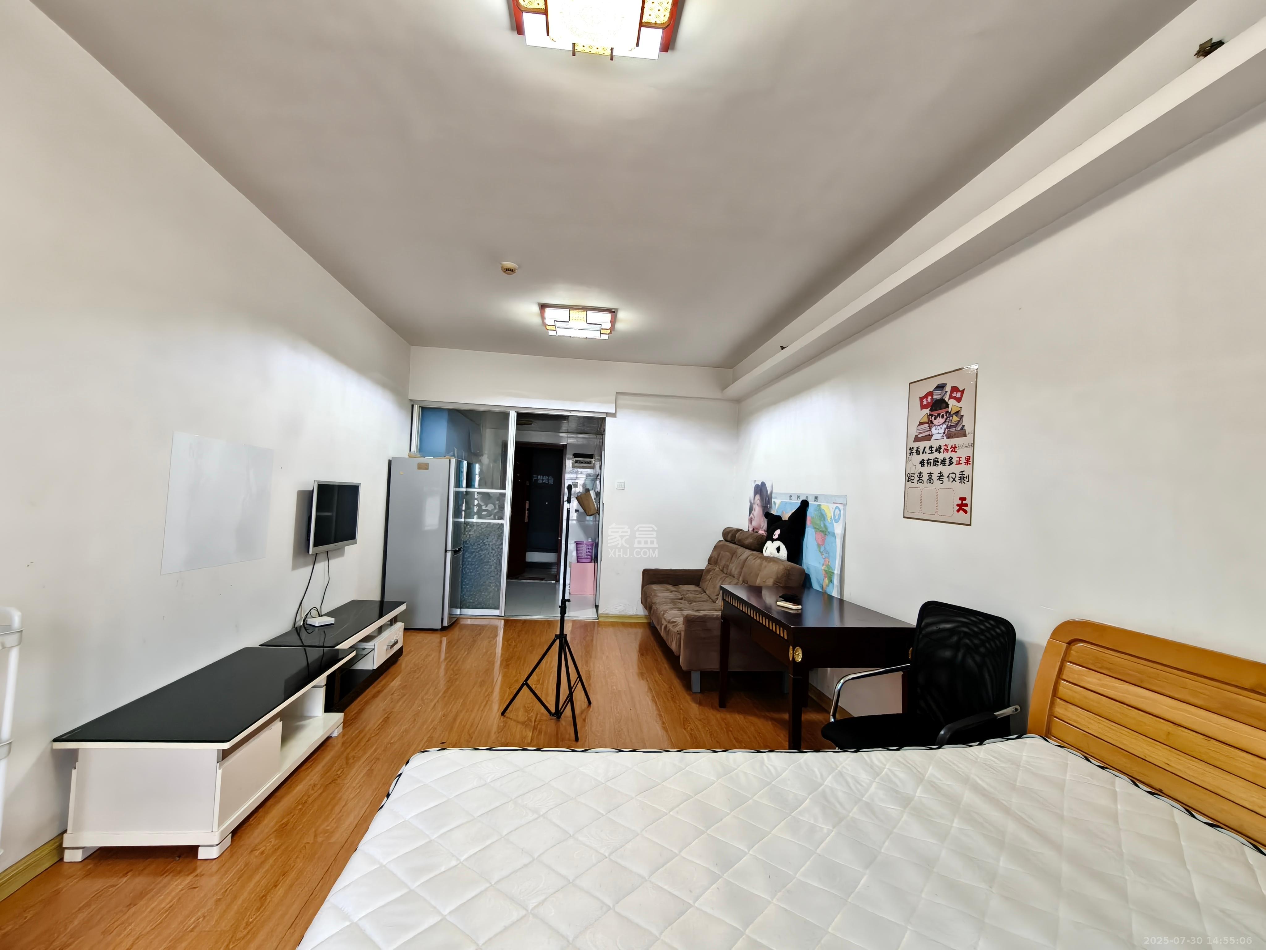 曙光领峰(曙光家园) 1室1厅1卫 1700.0元/月 曙光领峰(曙光家园) 1室1厅1卫 1700.0元/月室内图