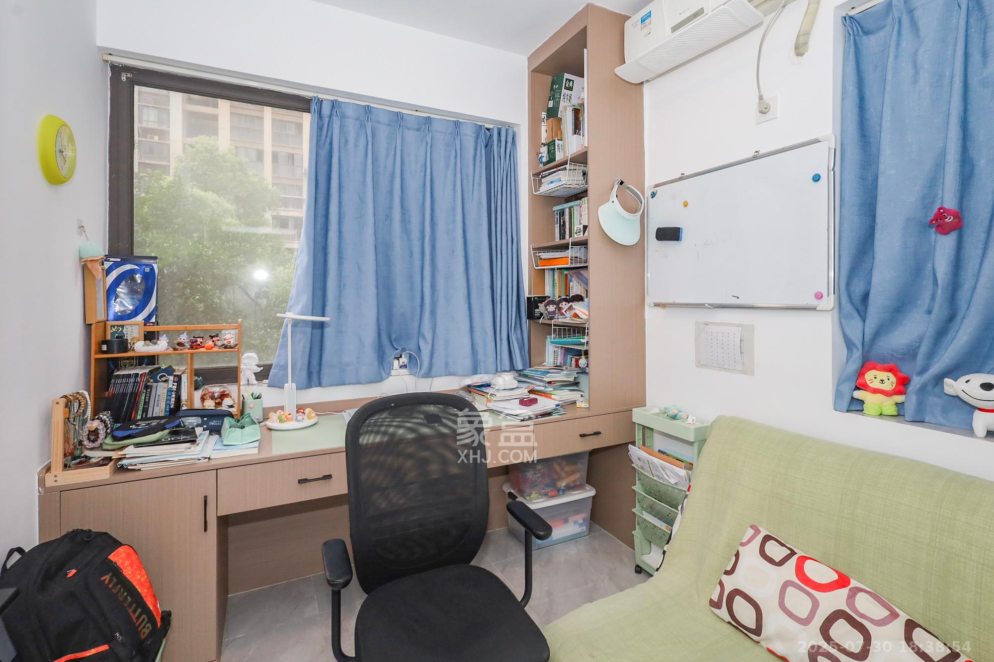 旭辉藏郡(藏郡、旭湘华府)  3室2厅1卫    240.0万 旭辉藏郡(藏郡、旭湘华府)  3室2厅1卫    240.0万卧室