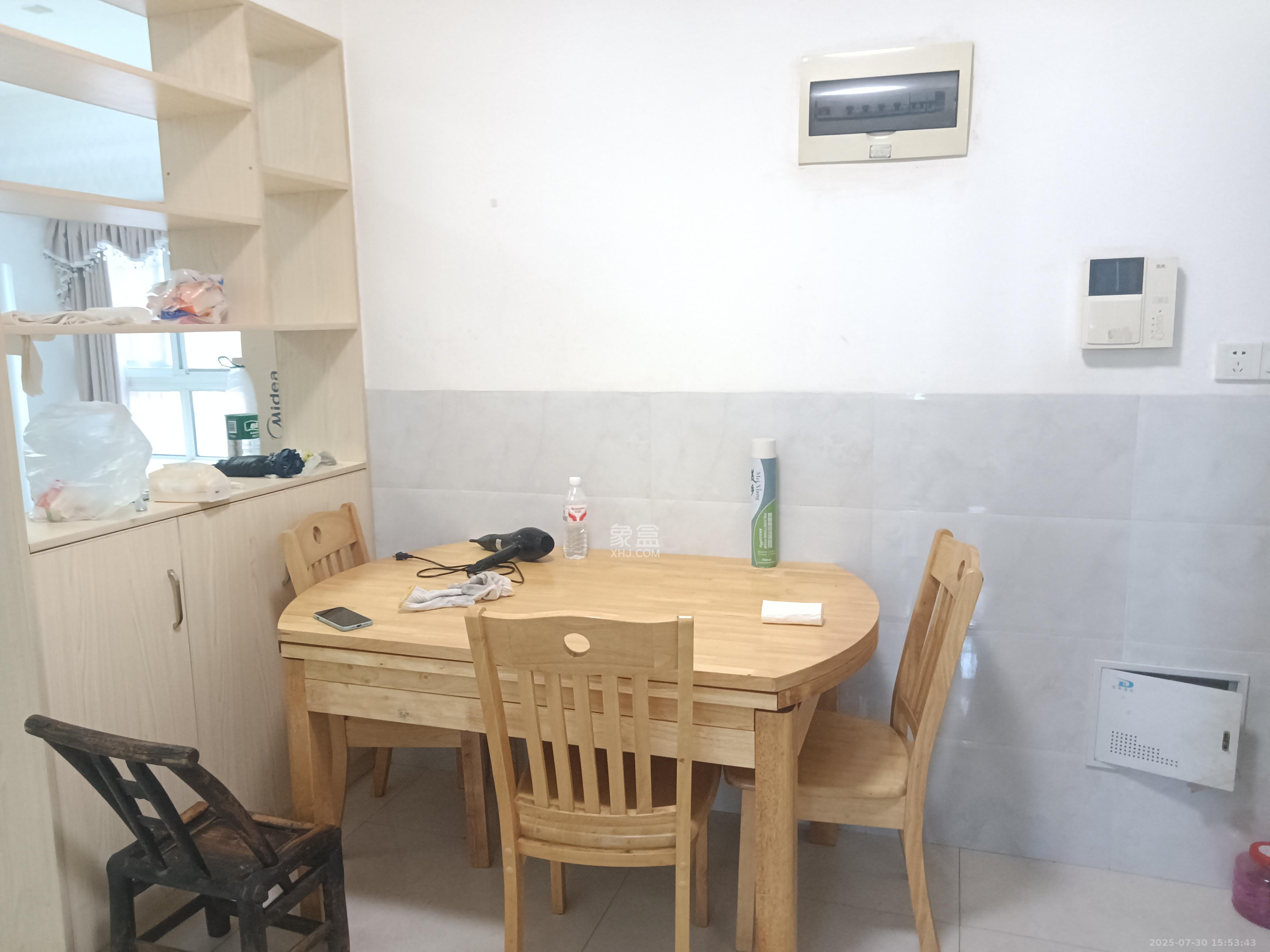 家和苑(原梅溪湖保障性住房一期) 3室2厅1卫 2600.0元/月 家和苑(原梅溪湖保障性住房一期) 3室2厅1卫 2600.0元/月室内图