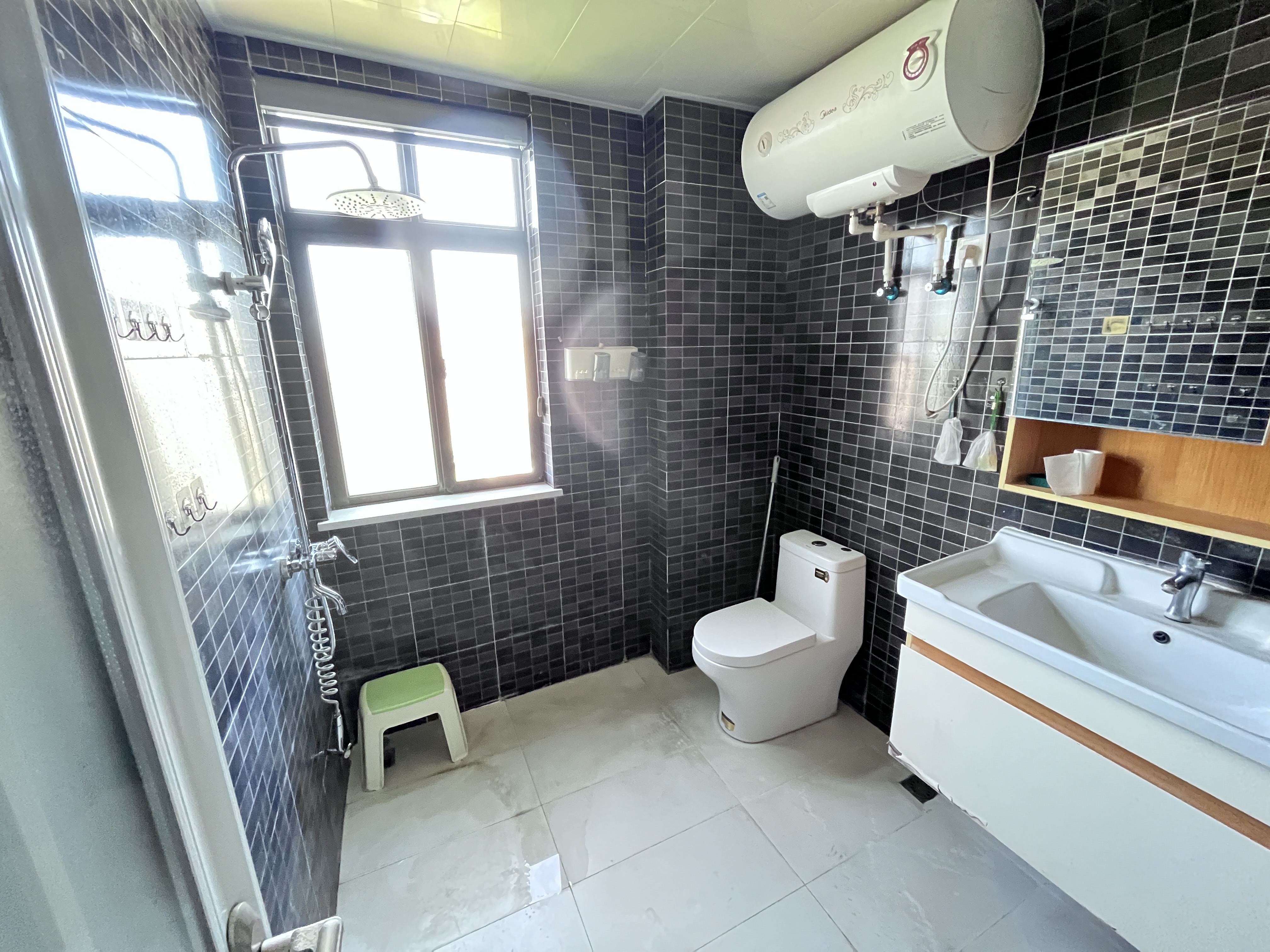 国贸城市花园 3室2厅2卫 193.0万 国贸城市花园 3室2厅2卫 193.0万客厅