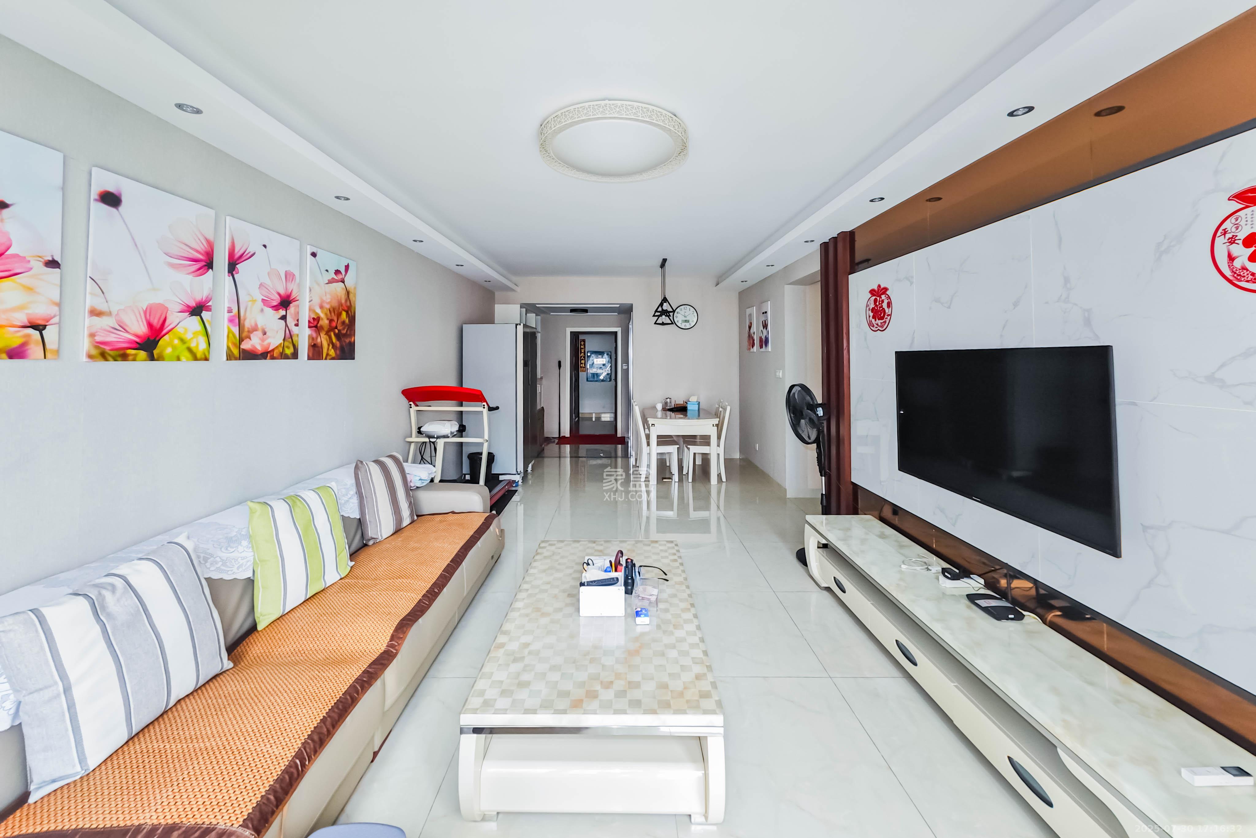 绿地之窗  3室2厅2卫    99.0万 绿地之窗  3室2厅2卫    99.0万