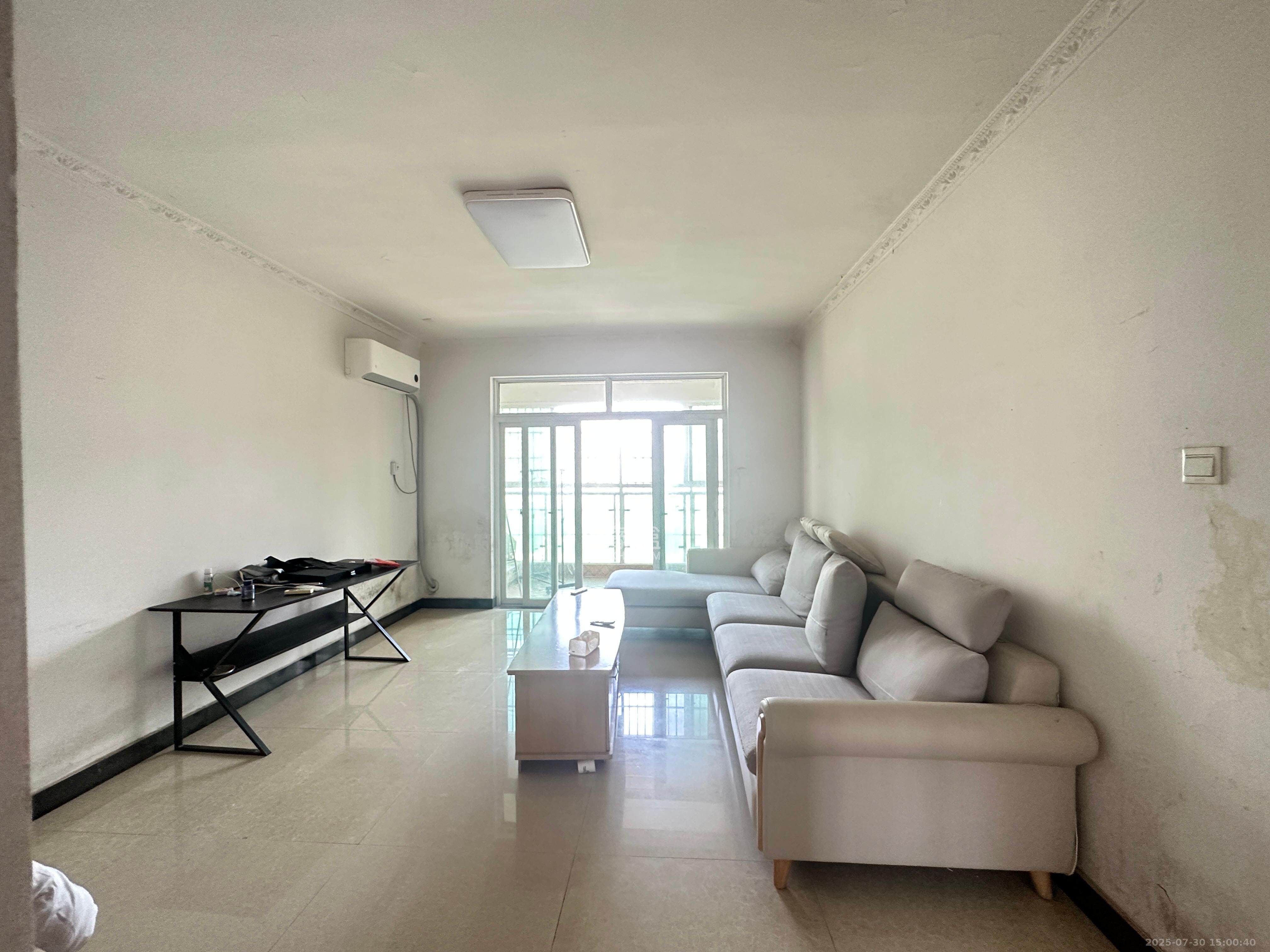 江临天下 2室2厅1卫 2000.0元/月 江临天下 2室2厅1卫 2000.0元/月室内图