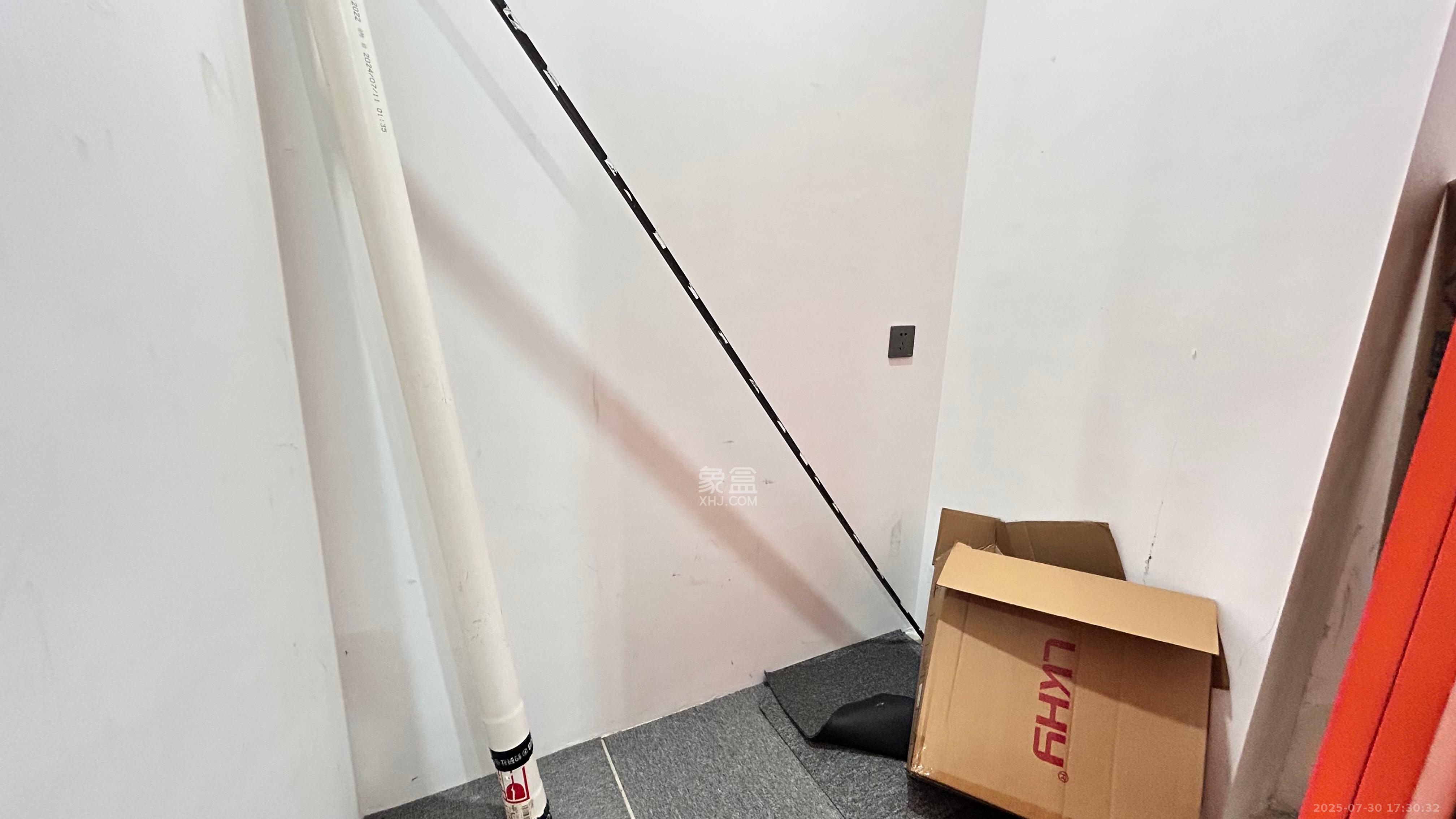 奥克斯滨仕花园(奥克斯洋湖广场/奥克斯中心)  3室2厅1卫    1100.0元/月 奥克斯滨仕花园(奥克斯洋湖广场/奥克斯中心)  3室2厅1卫    1100.0元/月室内图