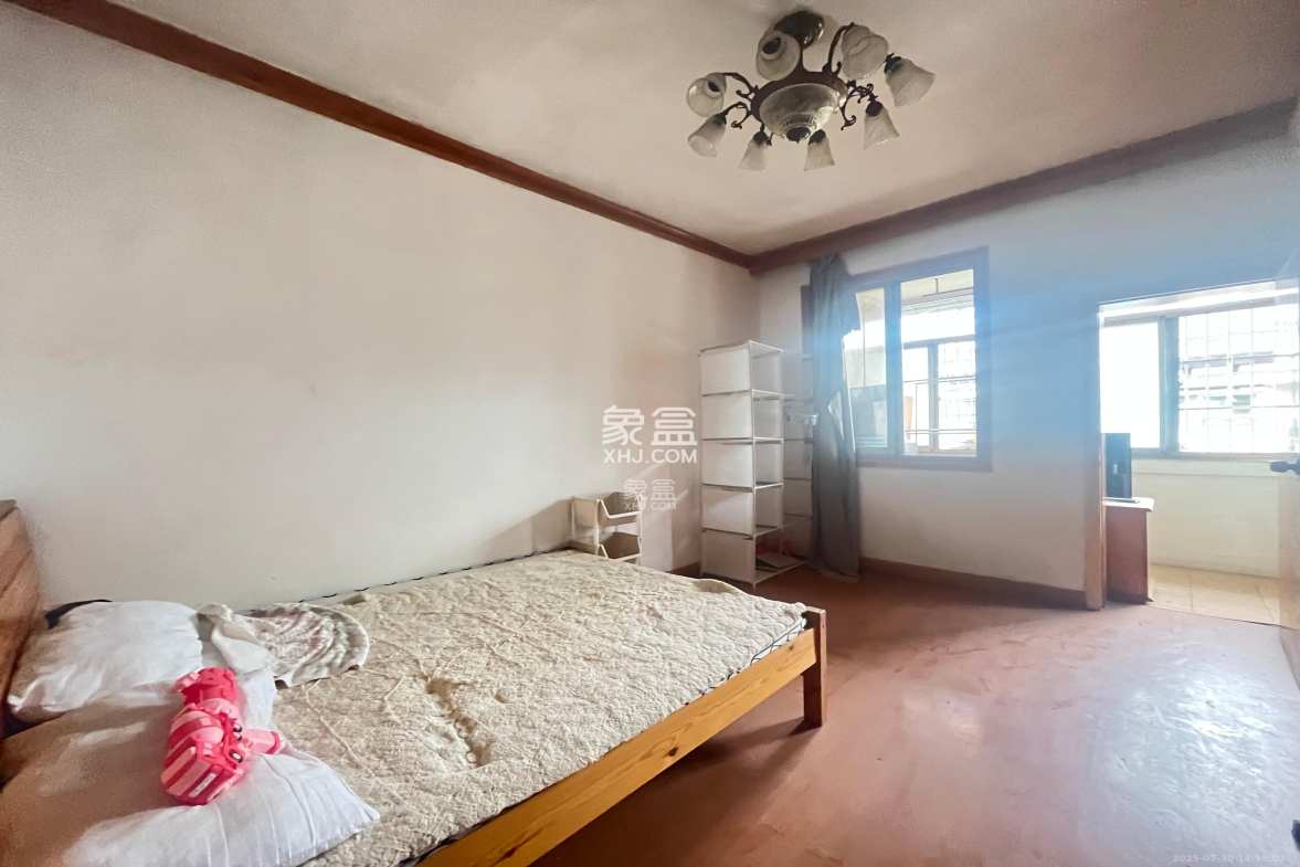 红旗区四片  2室1厅1卫    1200.0元/月 红旗区四片  2室1厅1卫    1200.0元/月室内图