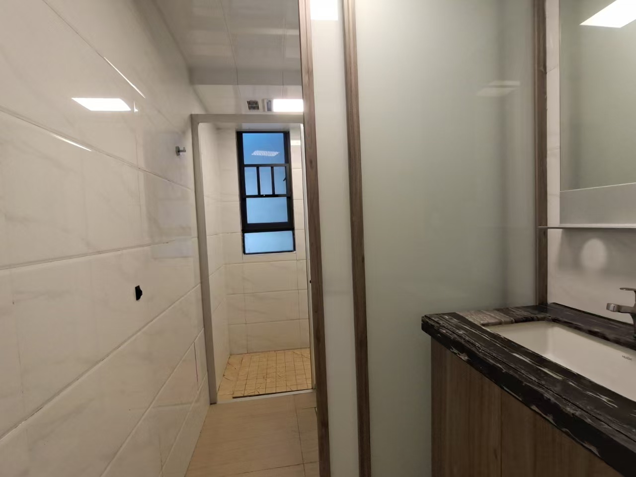 碧桂园梓山府 3室2厅2卫 2000.0元/月 碧桂园梓山府 3室2厅2卫 2000.0元/月室内图