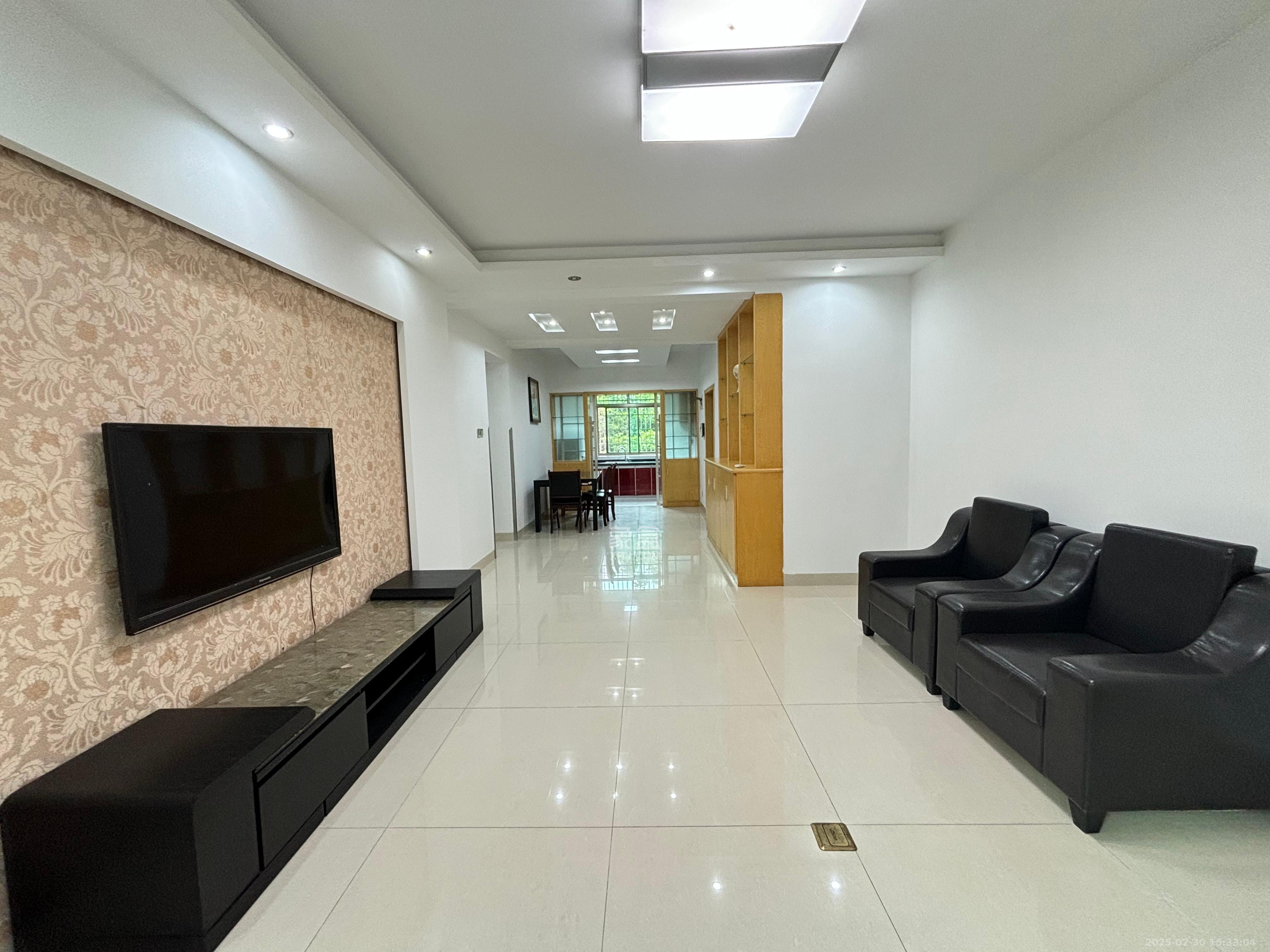 金桂小区一期 3室2厅2卫 2300.0元/月 金桂小区一期 3室2厅2卫 2300.0元/月室内图