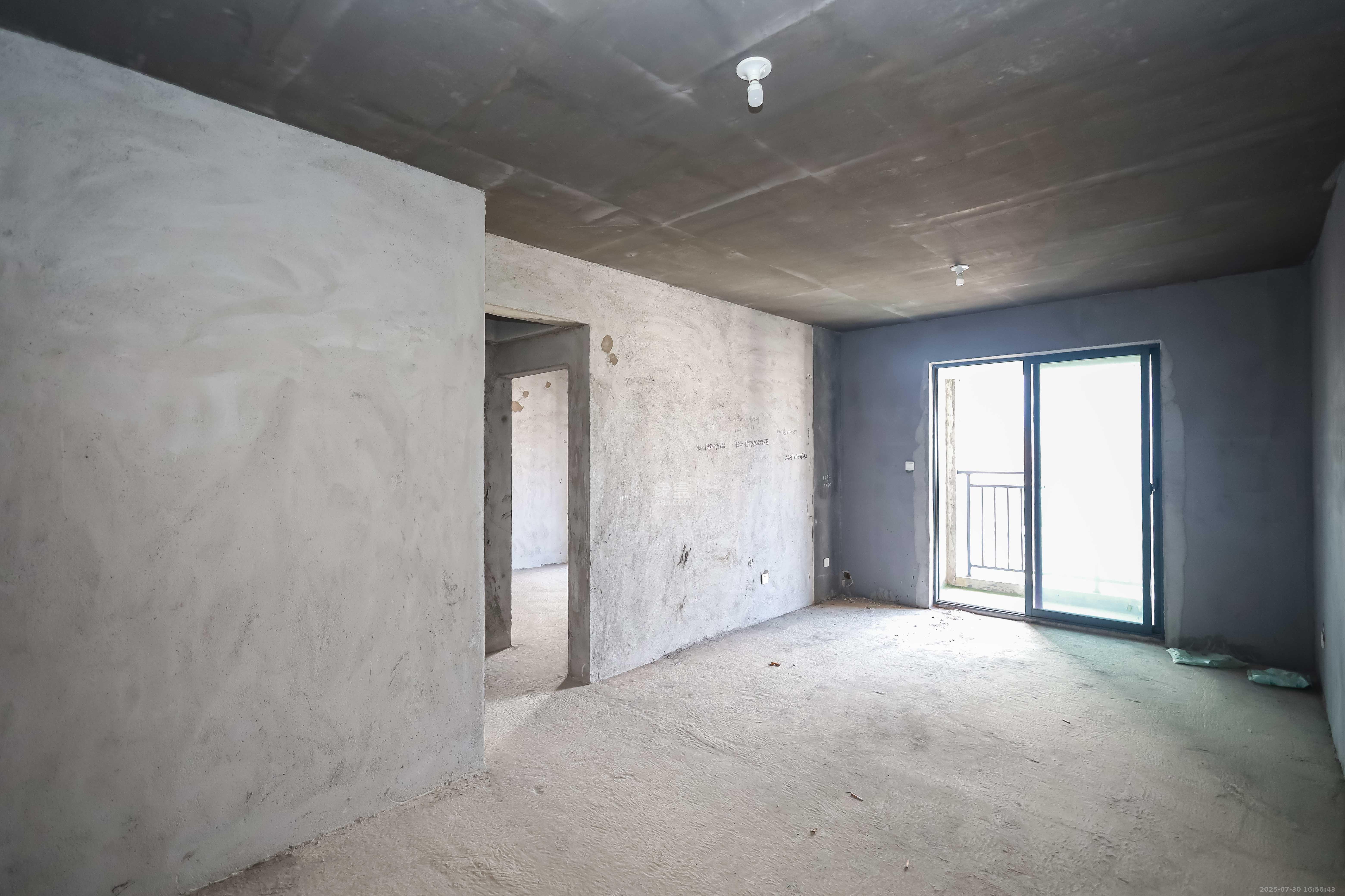 山水新城  2室2厅1卫    48.0万 山水新城  2室2厅1卫    48.0万客厅