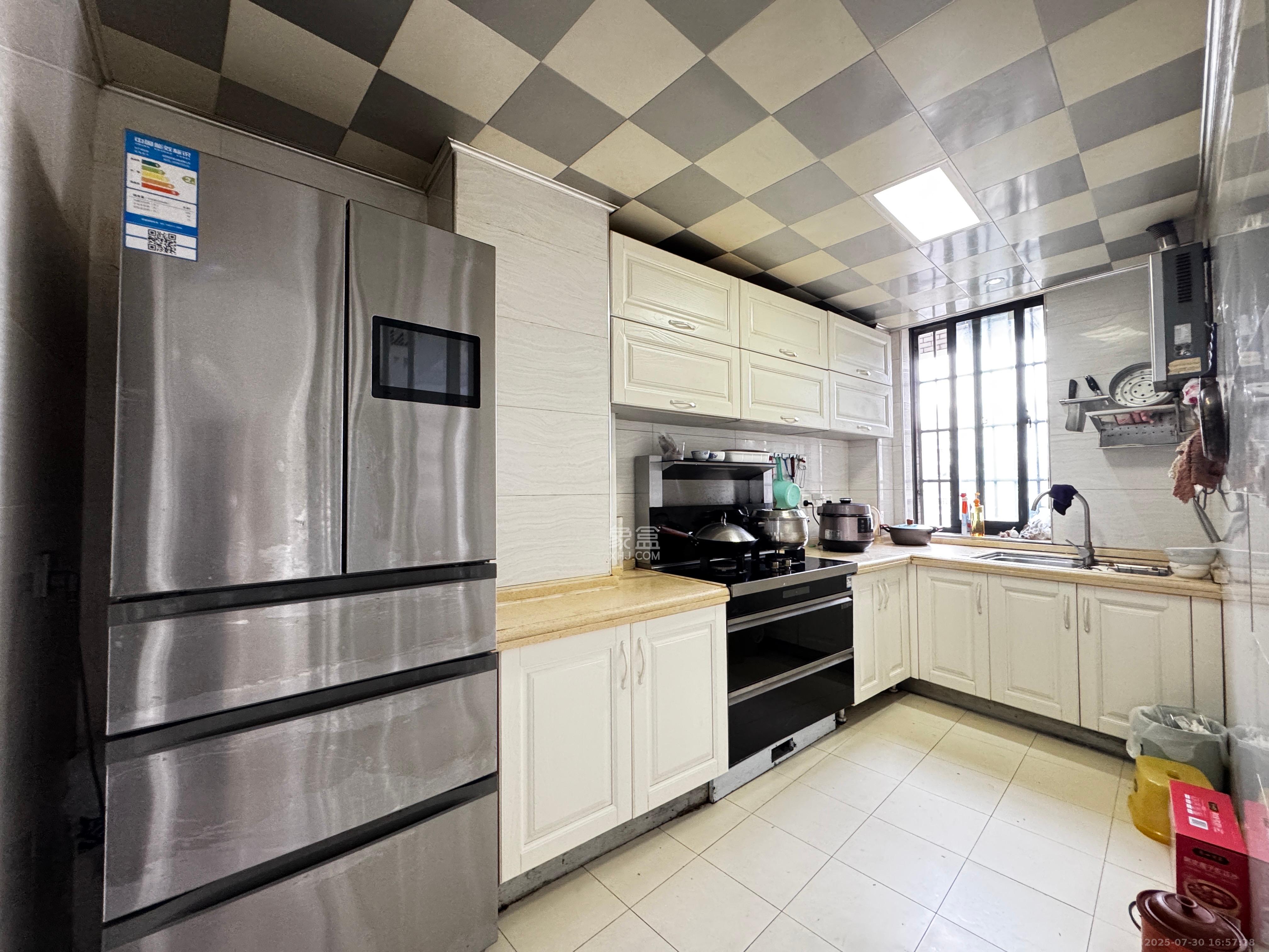 世纪桃花苑  4室2厅2卫    3000.0元/月 世纪桃花苑  4室2厅2卫    3000.0元/月室内图