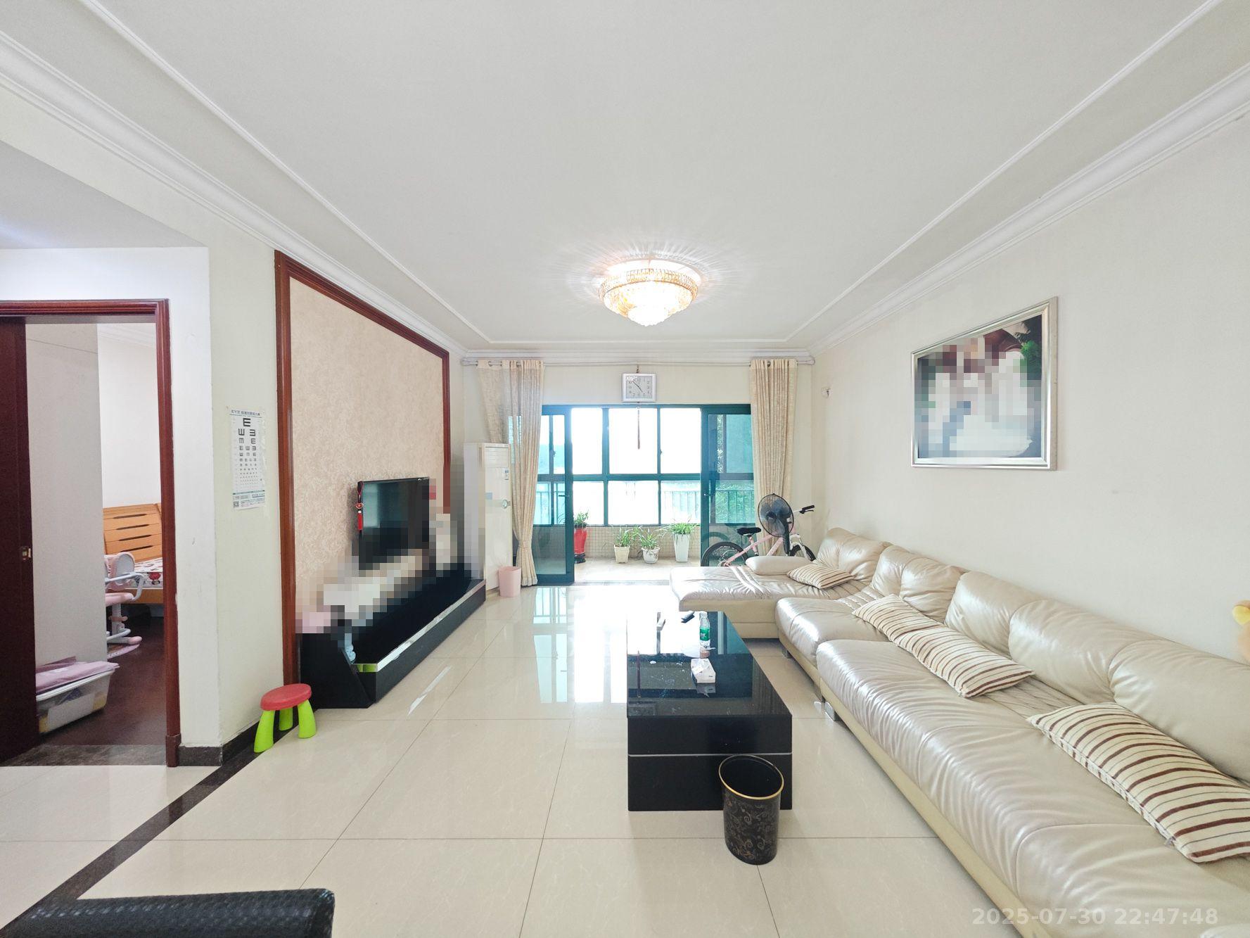 恒大城  3室2厅2卫    99.0万 恒大城  3室2厅2卫    99.0万客厅