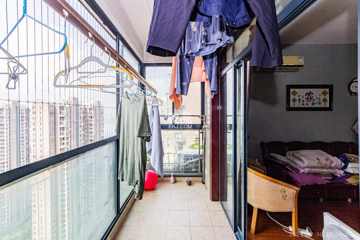 湘江世纪城融江苑 2室2厅1卫 67.0万 湘江世纪城融江苑 2室2厅1卫 67.0万阳台