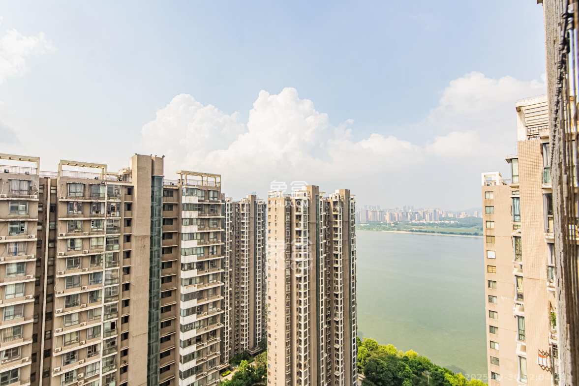 湘江世纪城融江苑 2室2厅1卫 67.0万 湘江世纪城融江苑 2室2厅1卫 67.0万其他