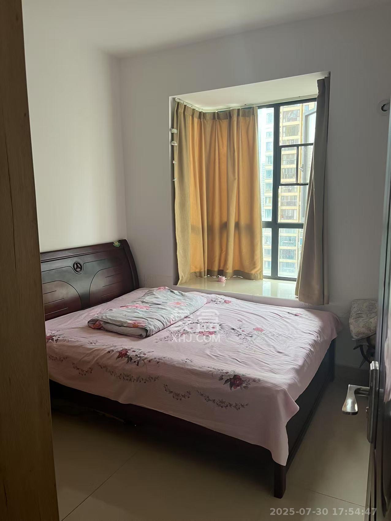 玛丽的花园(金色阳光家园)  3室2厅2卫    2000.0元/月 玛丽的花园(金色阳光家园)  3室2厅2卫    2000.0元/月室内图