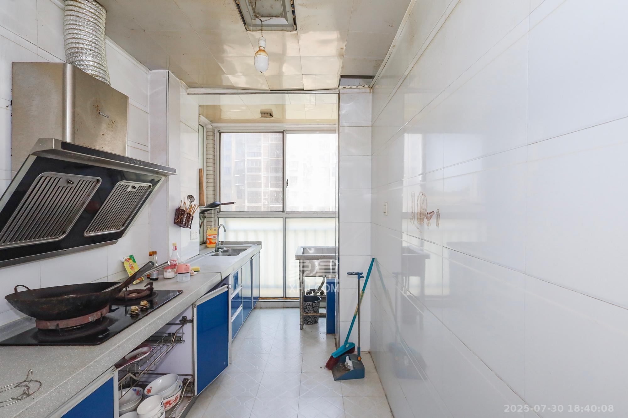 谷山庭院一期 3室2厅1卫 69.8万 谷山庭院一期 3室2厅1卫 69.8万厨房