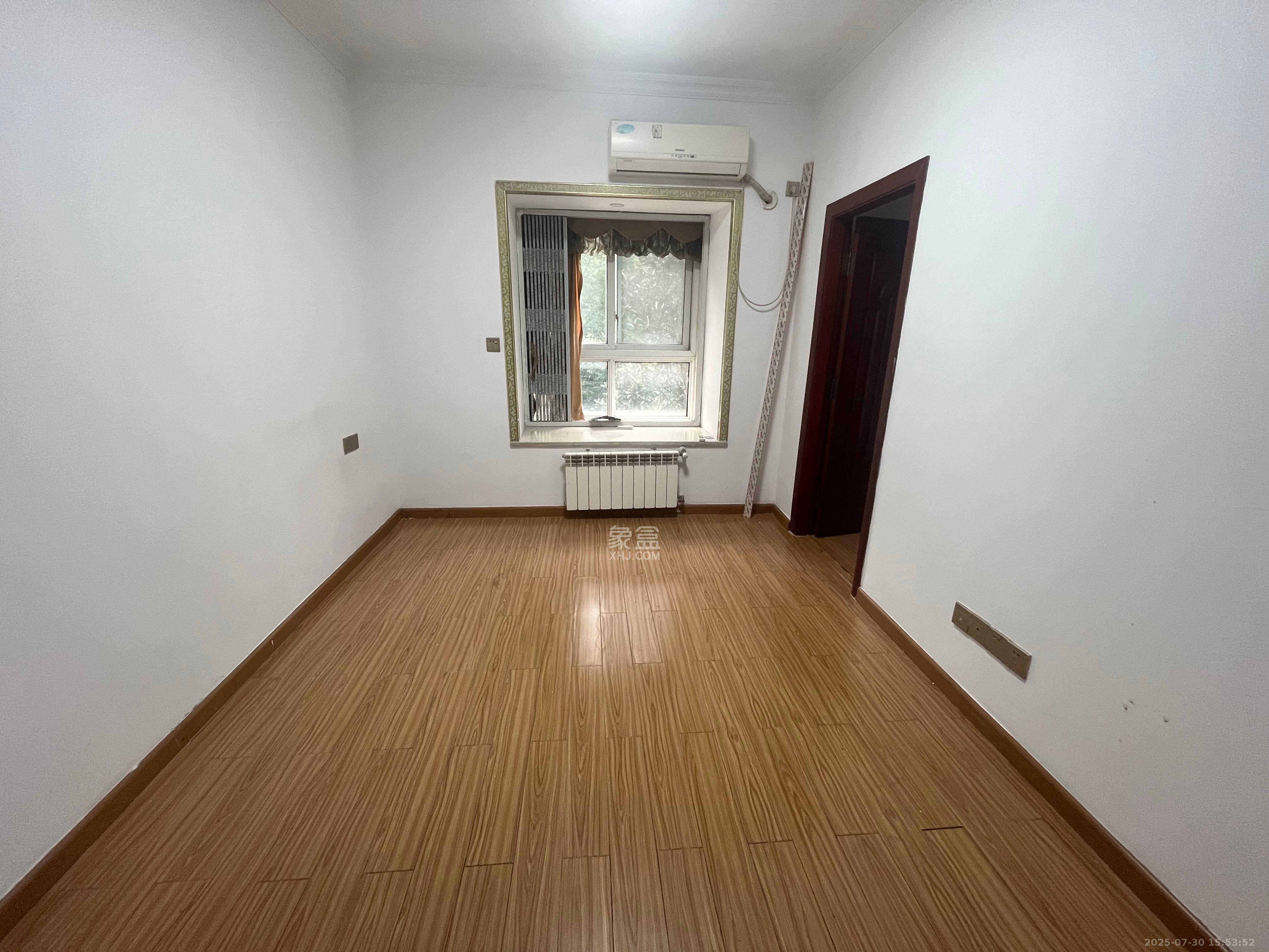 上河国际C区  4室2厅2卫    3200.0元/月室内图