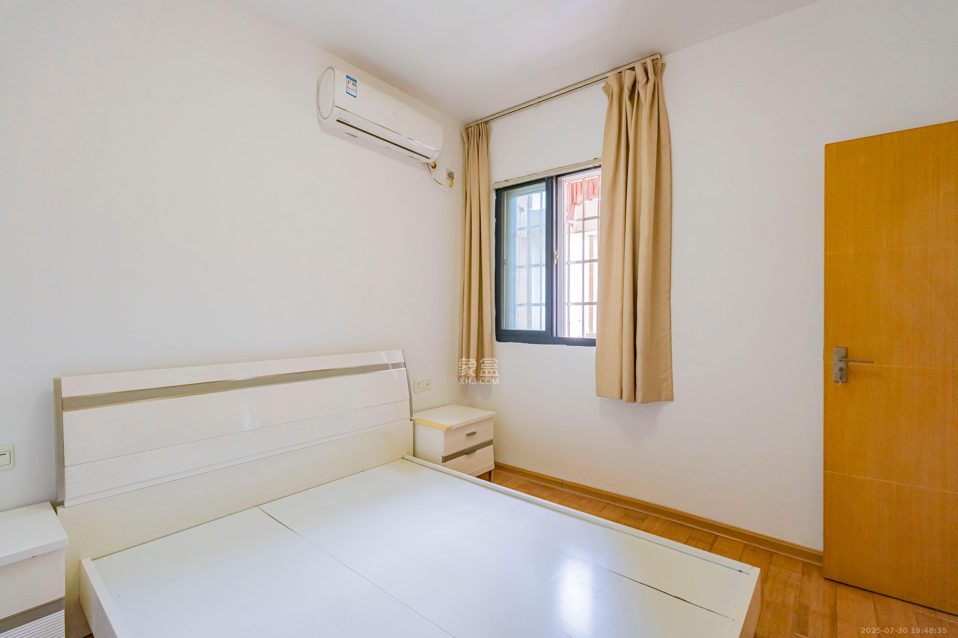 建鸿达现代公寓 2室2厅1卫 51.8万 建鸿达现代公寓 2室2厅1卫 51.8万卧室